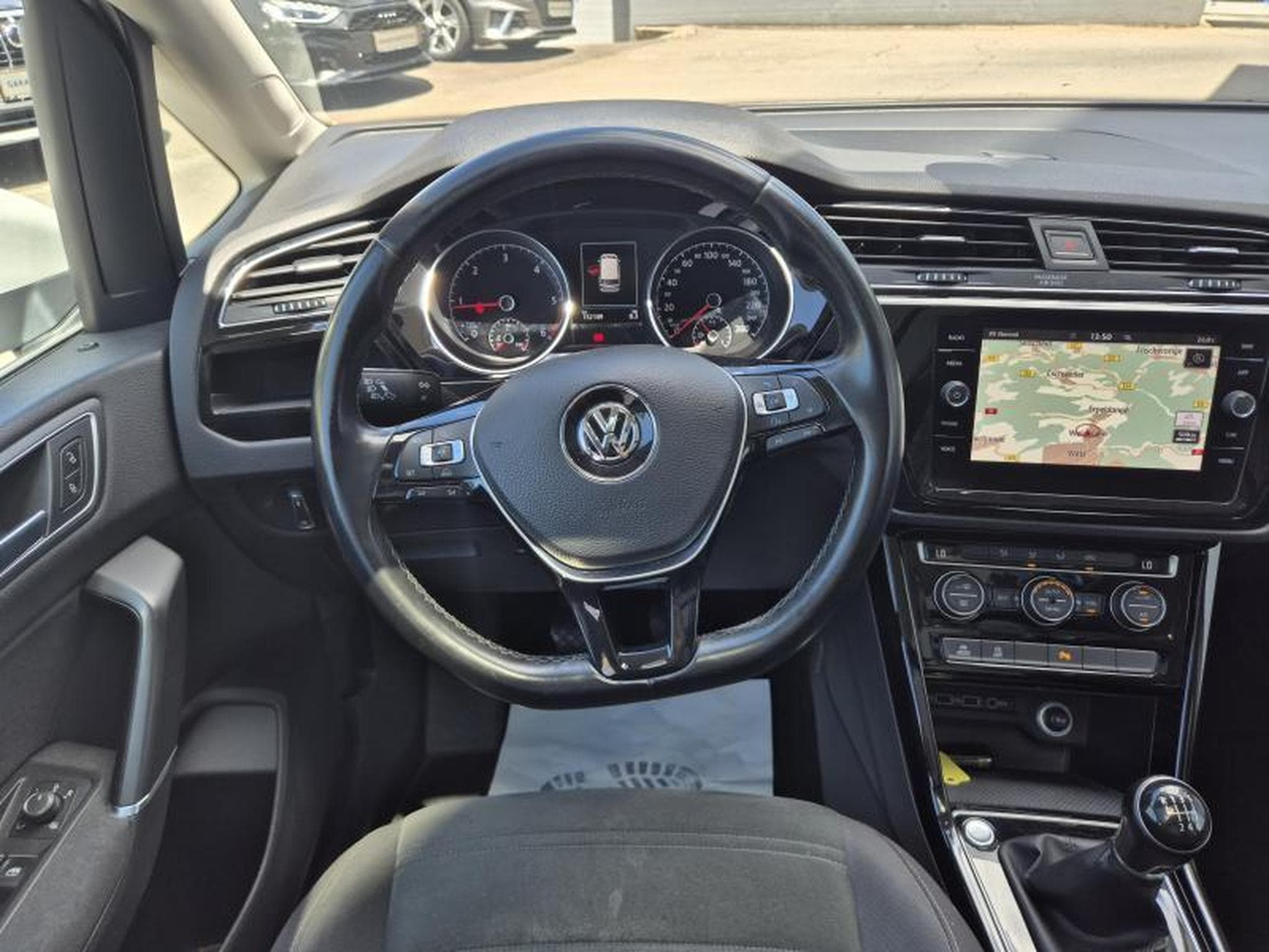 VW Touran Highline (2018) - Photo 6