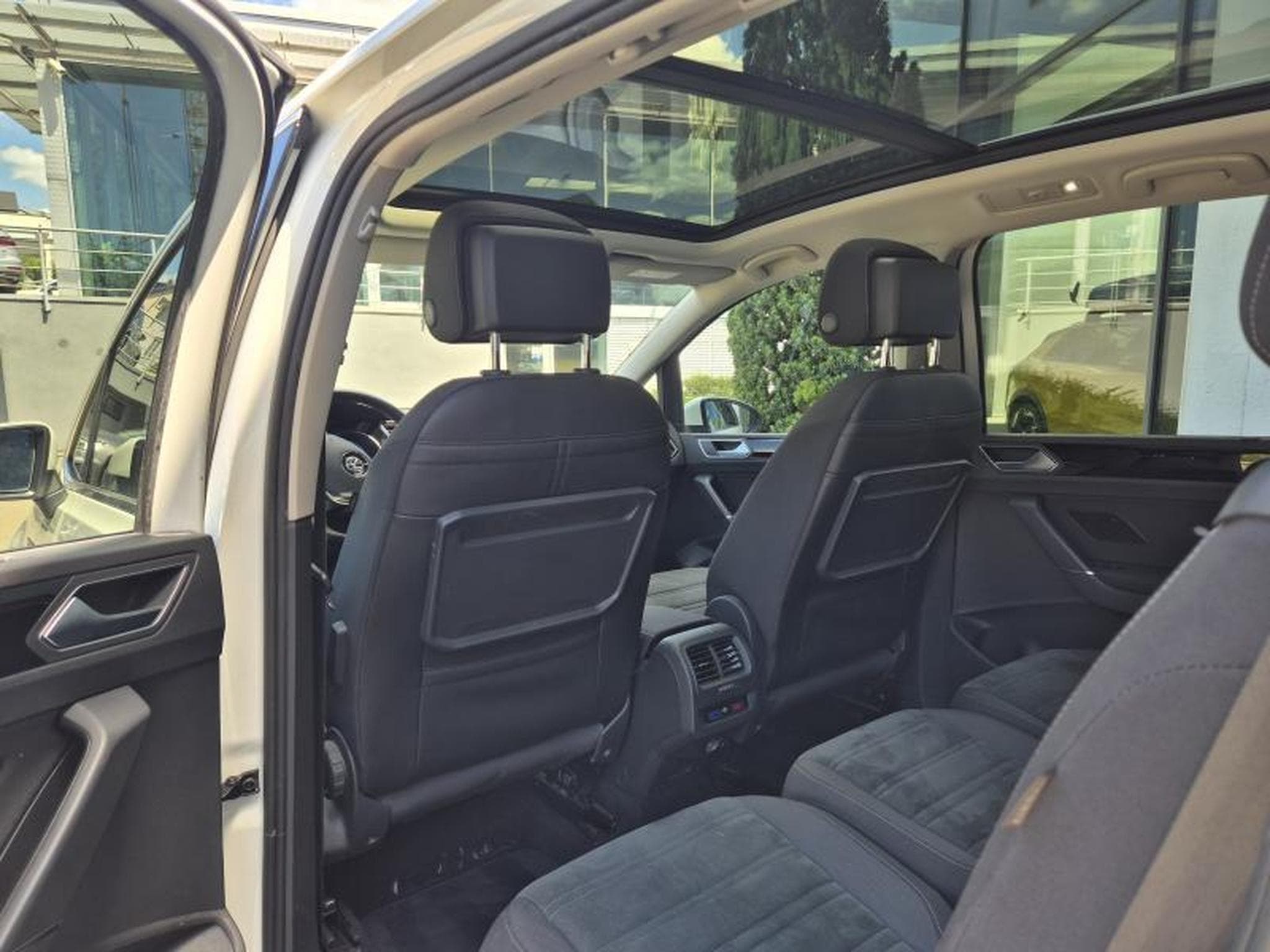 VW Touran Highline (2018) - Photo 9