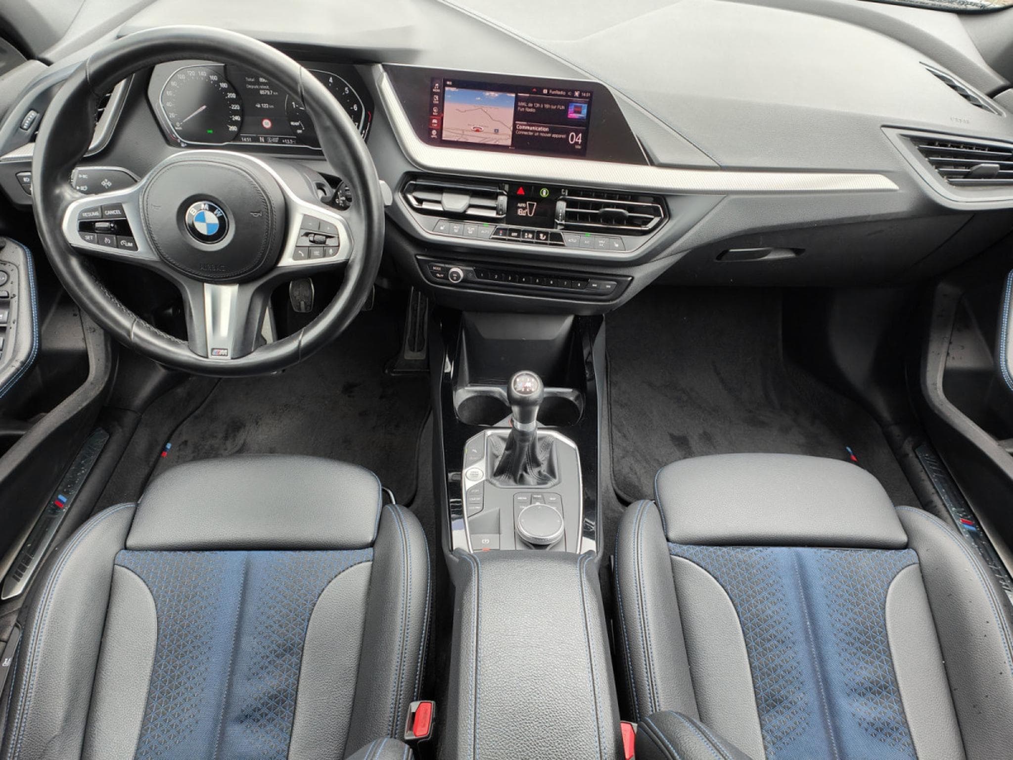 BMW 118 118I PACK M GPS CAMERA CARPLAY SIEGES CHAUFFANTS (2021) - Foto 11