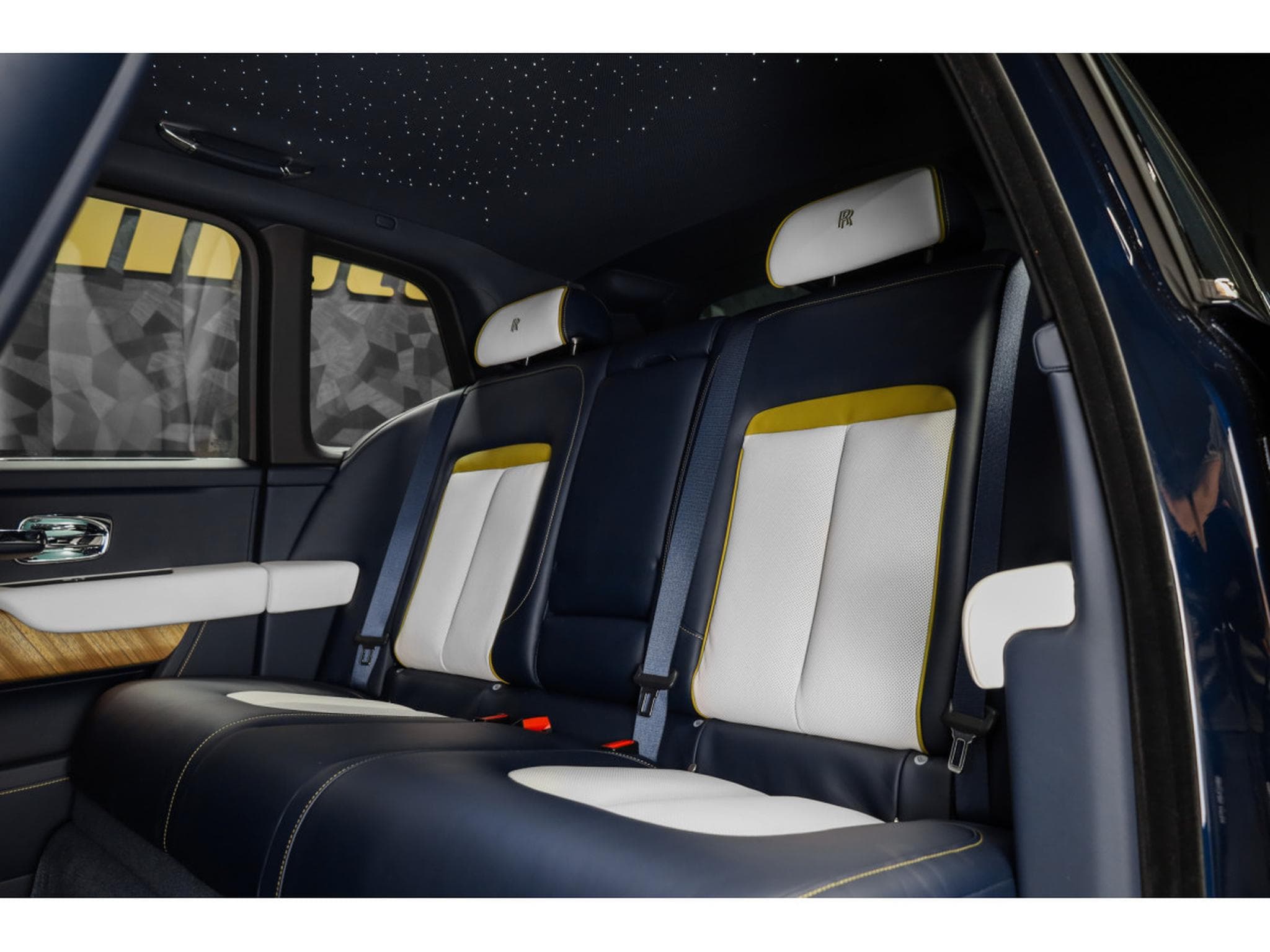 Rolls-Royce Cullinan 6.75 V12 - Midnight Sapphire (2026) - Photo 14