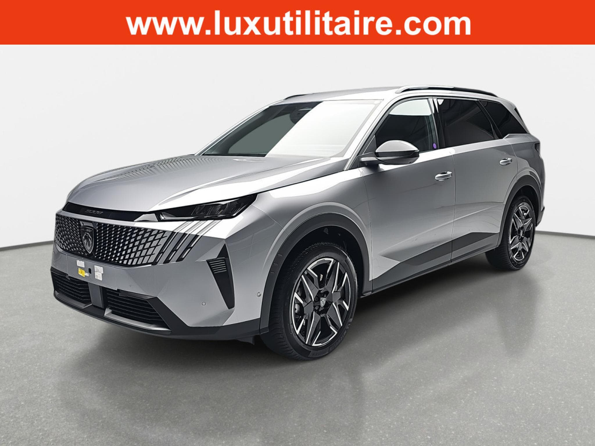 Peugeot 5008 1.2 PureTech 146 e-DSC6 ALLURE (2025) - Photo 2