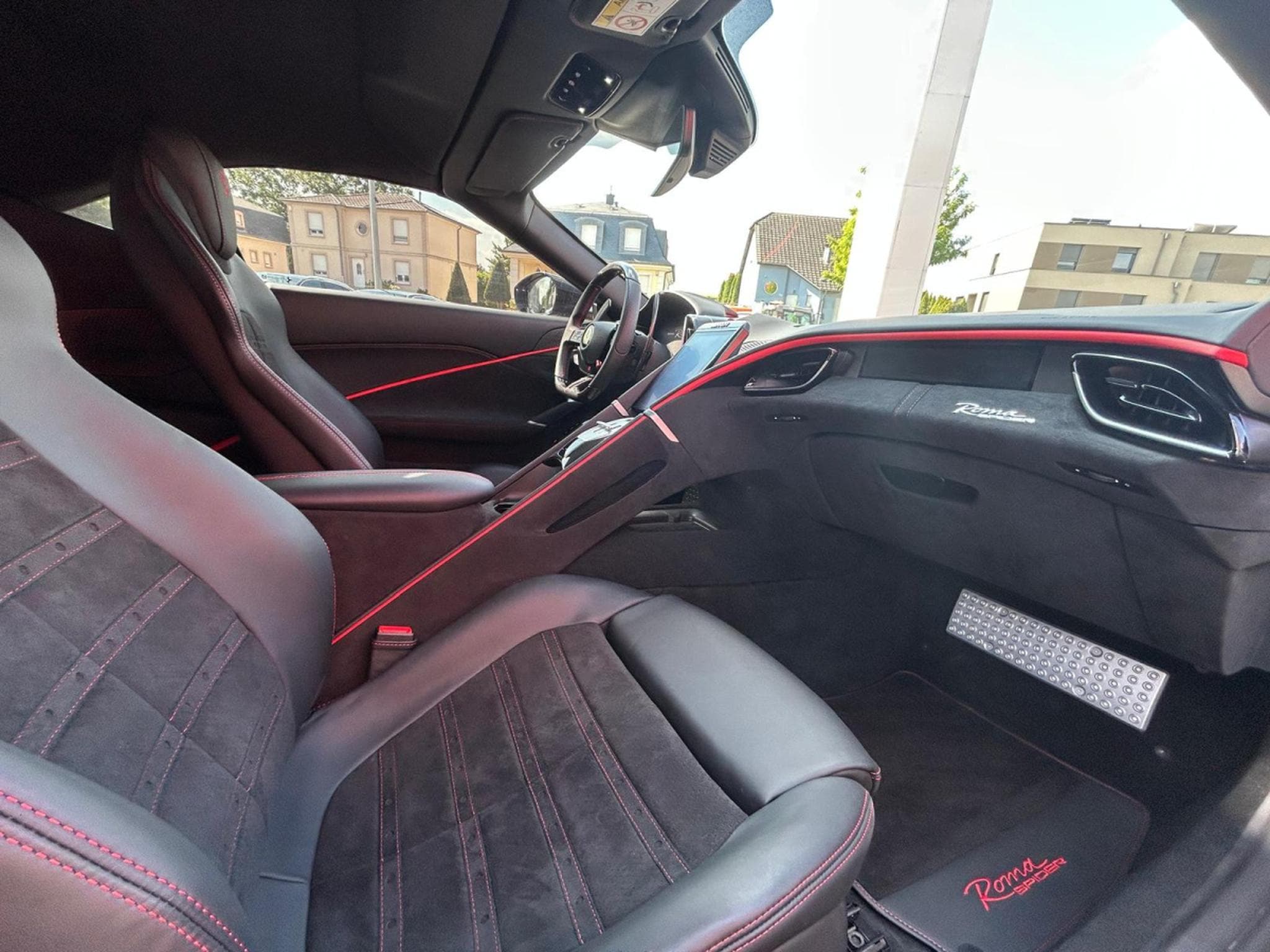 Ferrari Roma Ferrari Roma Spider (2025) - Photo 20