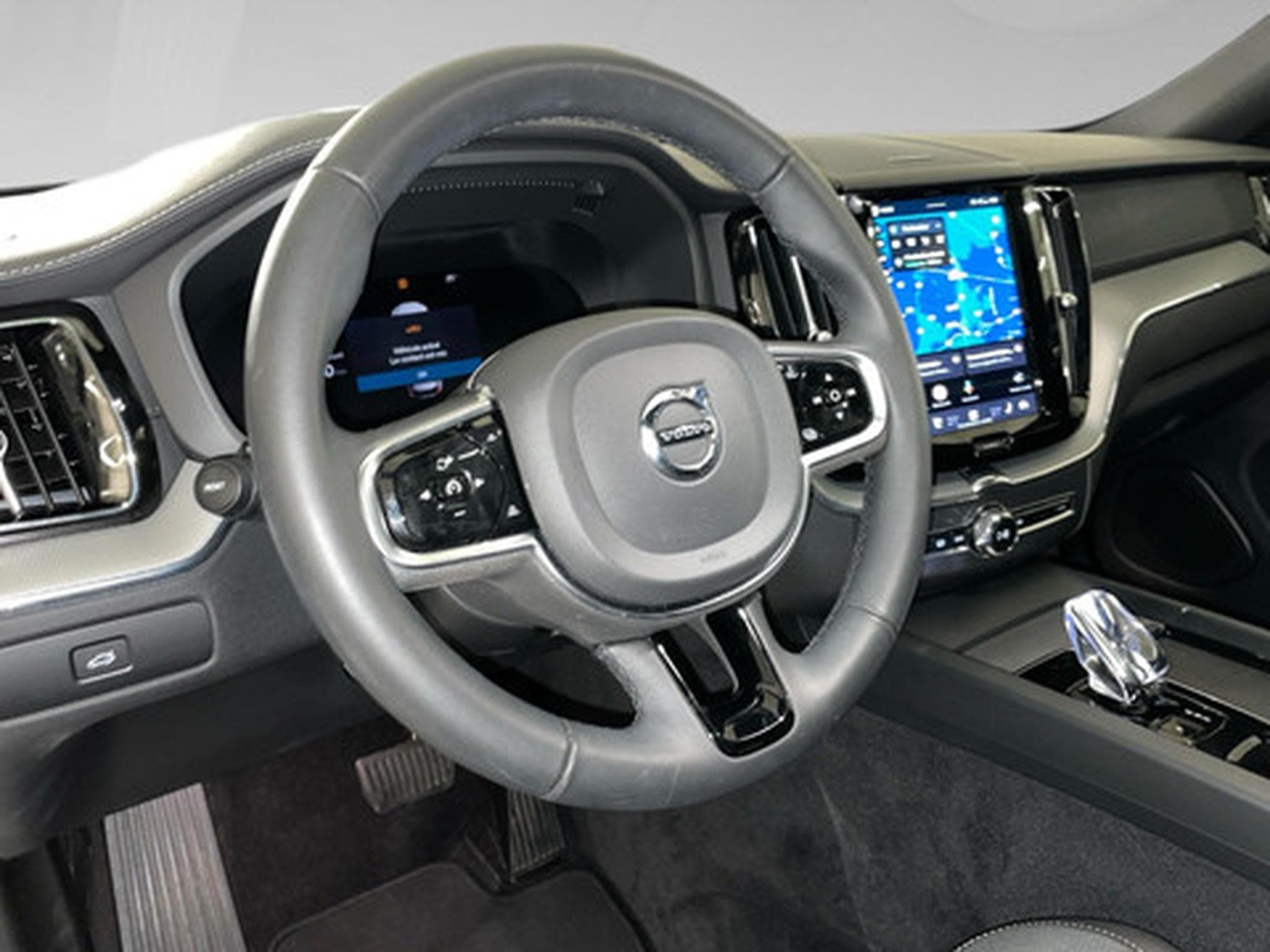 Volvo XC60 2.0 B4 D 4x4 Ultimate Dark Aut. (2023) - Foto 8