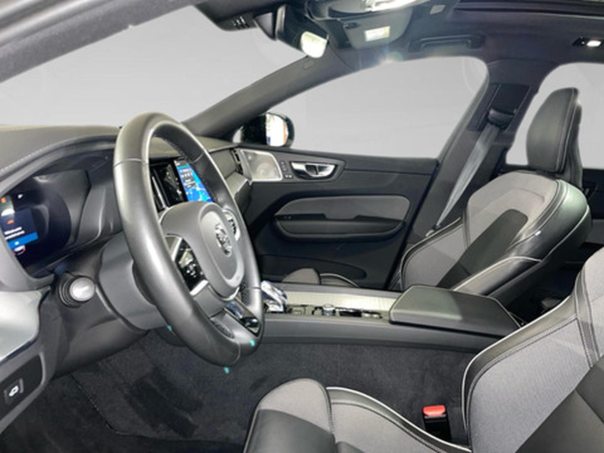 Volvo XC60 B5 4x4 Core Aut. (2025) - Foto 4
