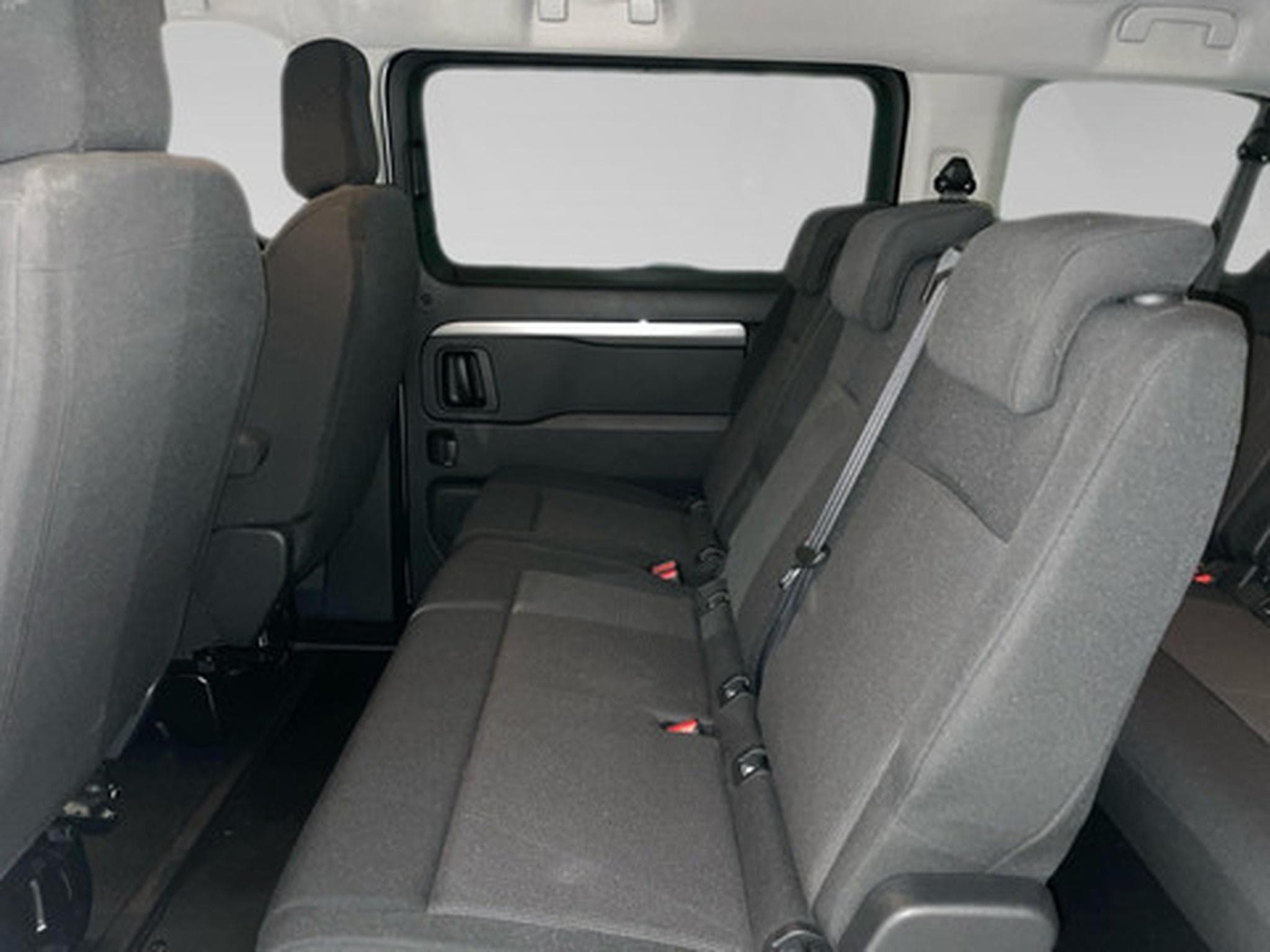 Peugeot Traveller 2.0 BlueHDi 130kW EAT8 (2025) - Foto 11