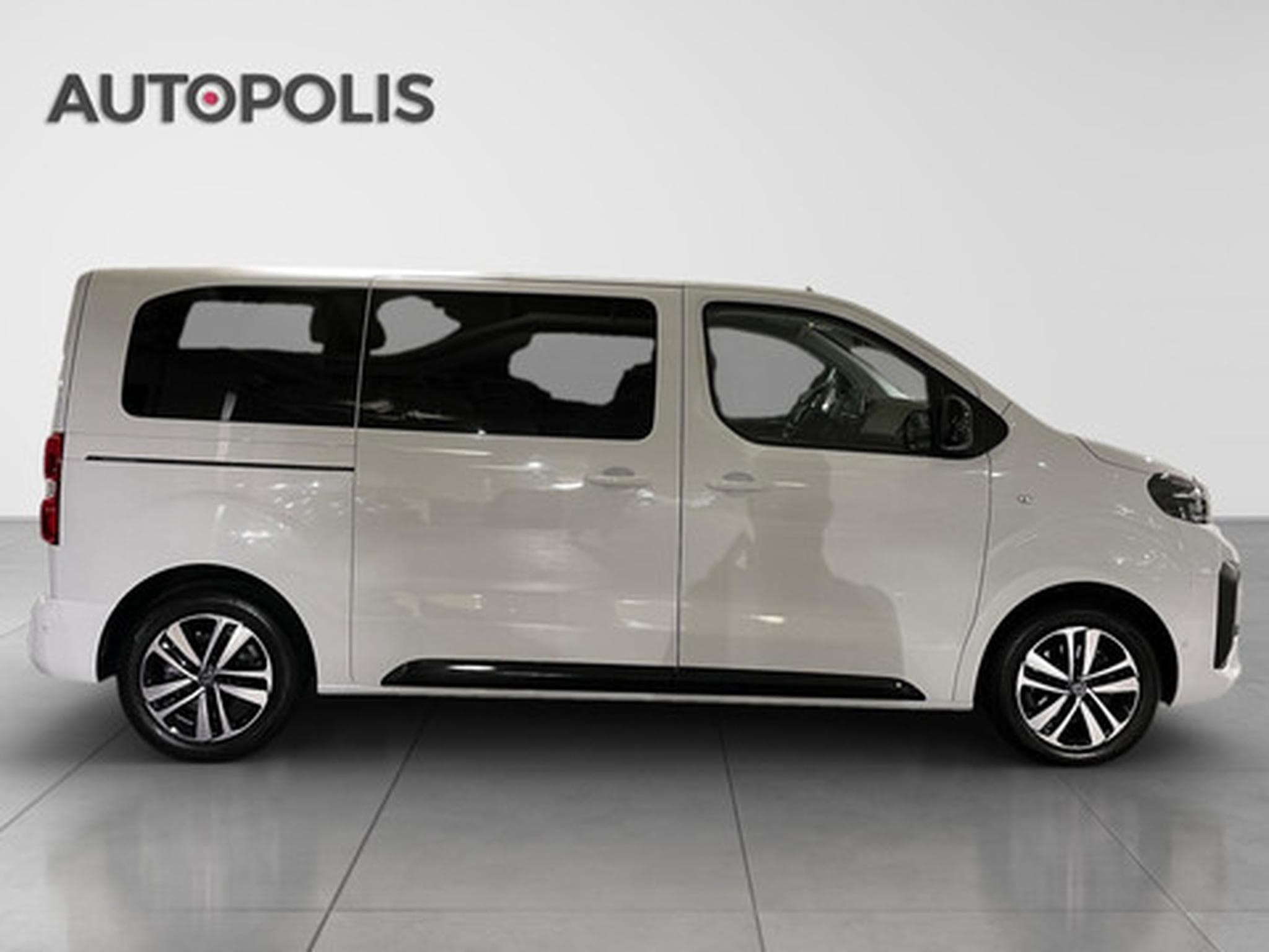 Peugeot Traveller 2.0 BlueHDi 130kW EAT8 (2025) - Foto 18