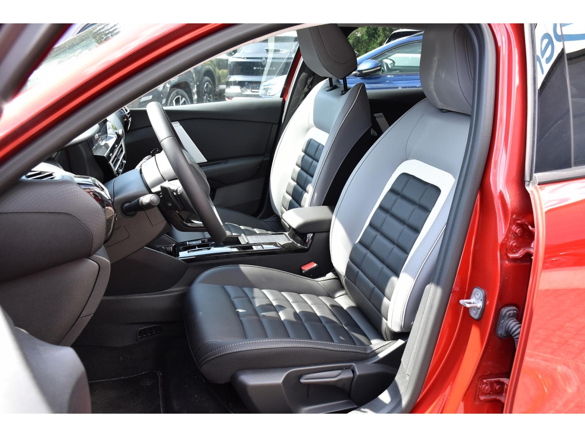 Citroën C4 X 1.2 MHEV 145 e-DCS6 Max ACC SIDE LANE GPS CAM 1° MAIN (2025) - Foto 6