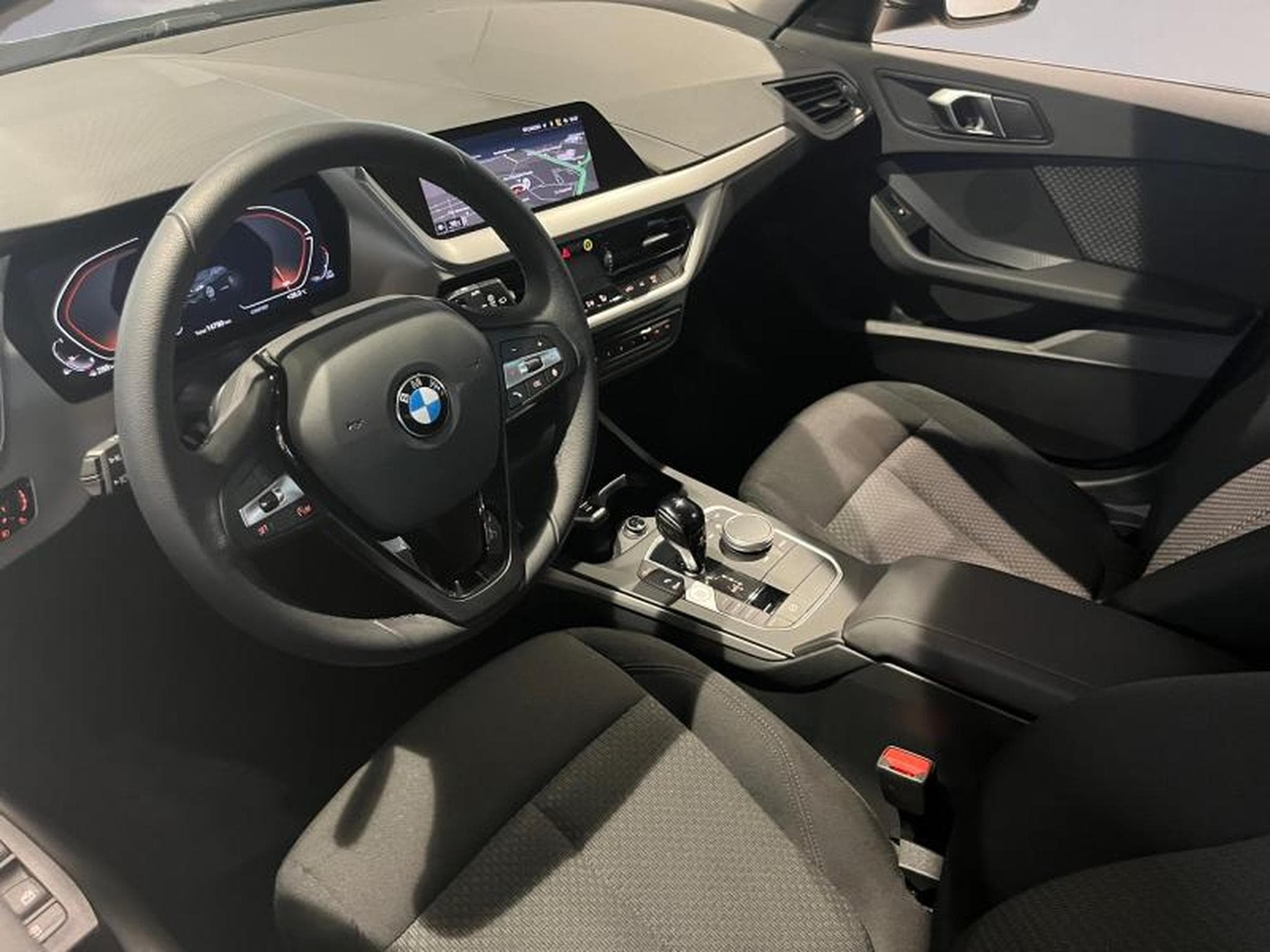 BMW 116 116i Hatch (2024) - Foto 10