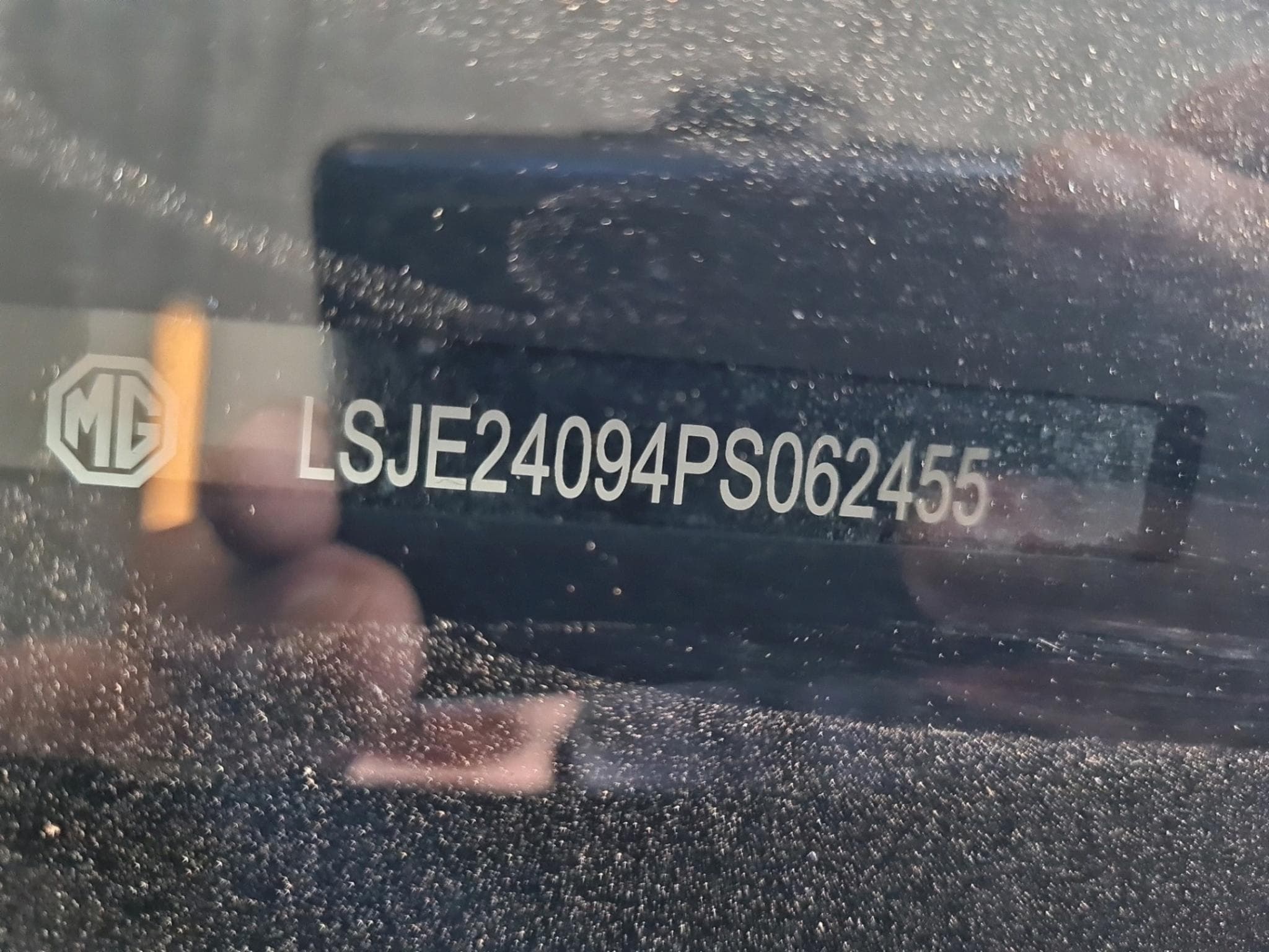 Mg Marvel R Luxury (2023) - Photo 10