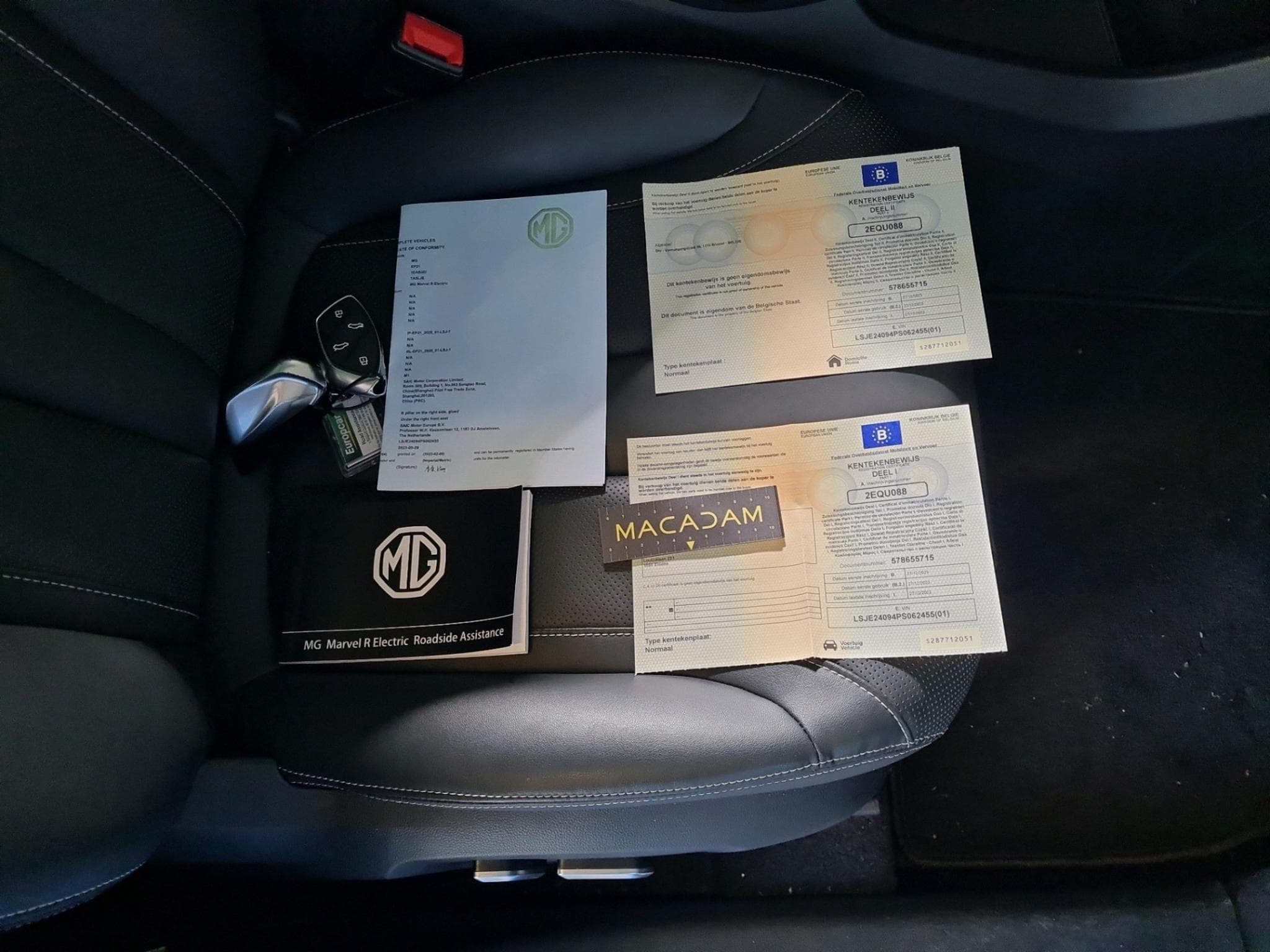 Mg Marvel R Luxury (2023) - Photo 8
