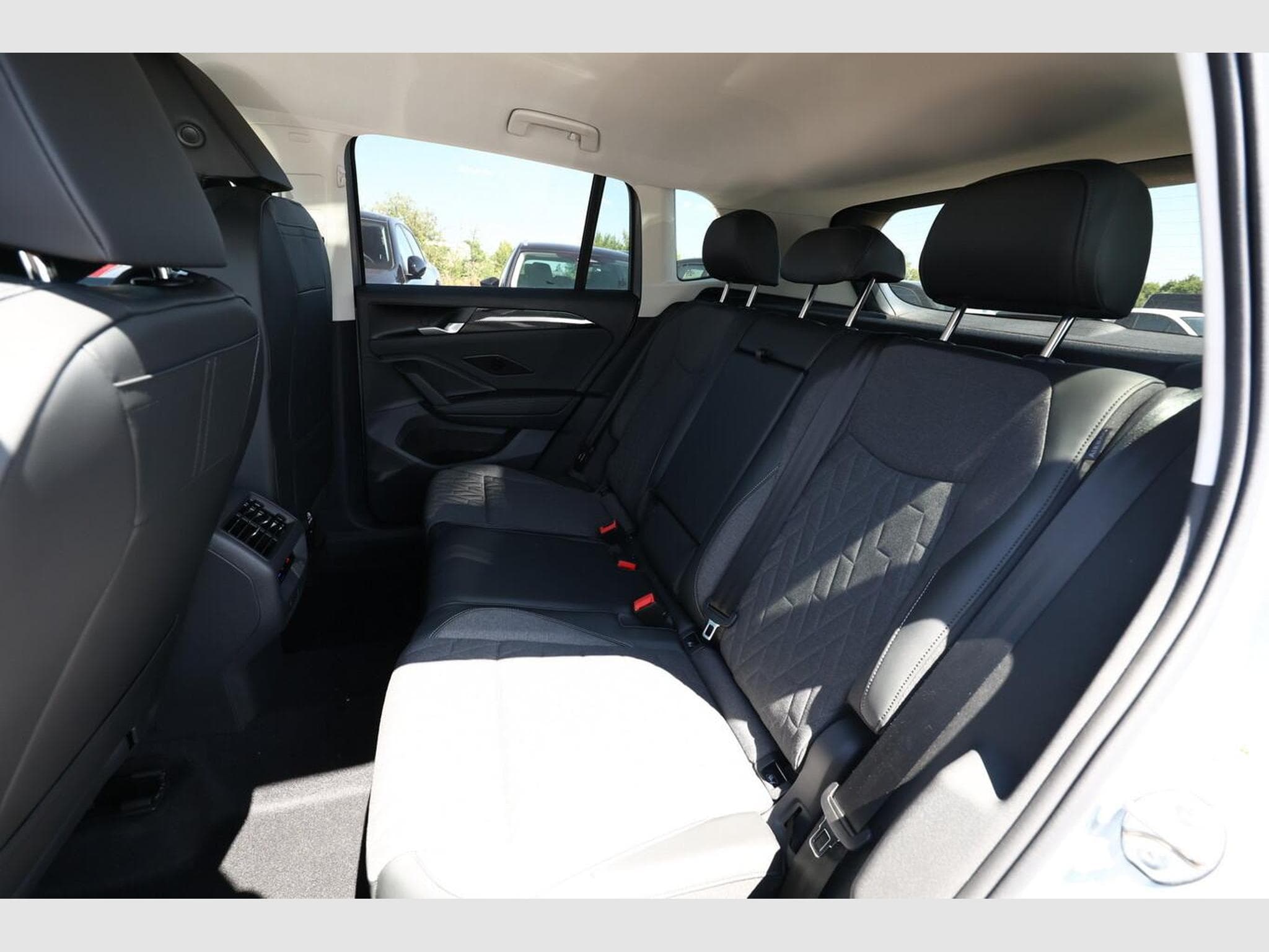VW Tiguan DSG LED+ 5JGarantie (2026) - Foto 10