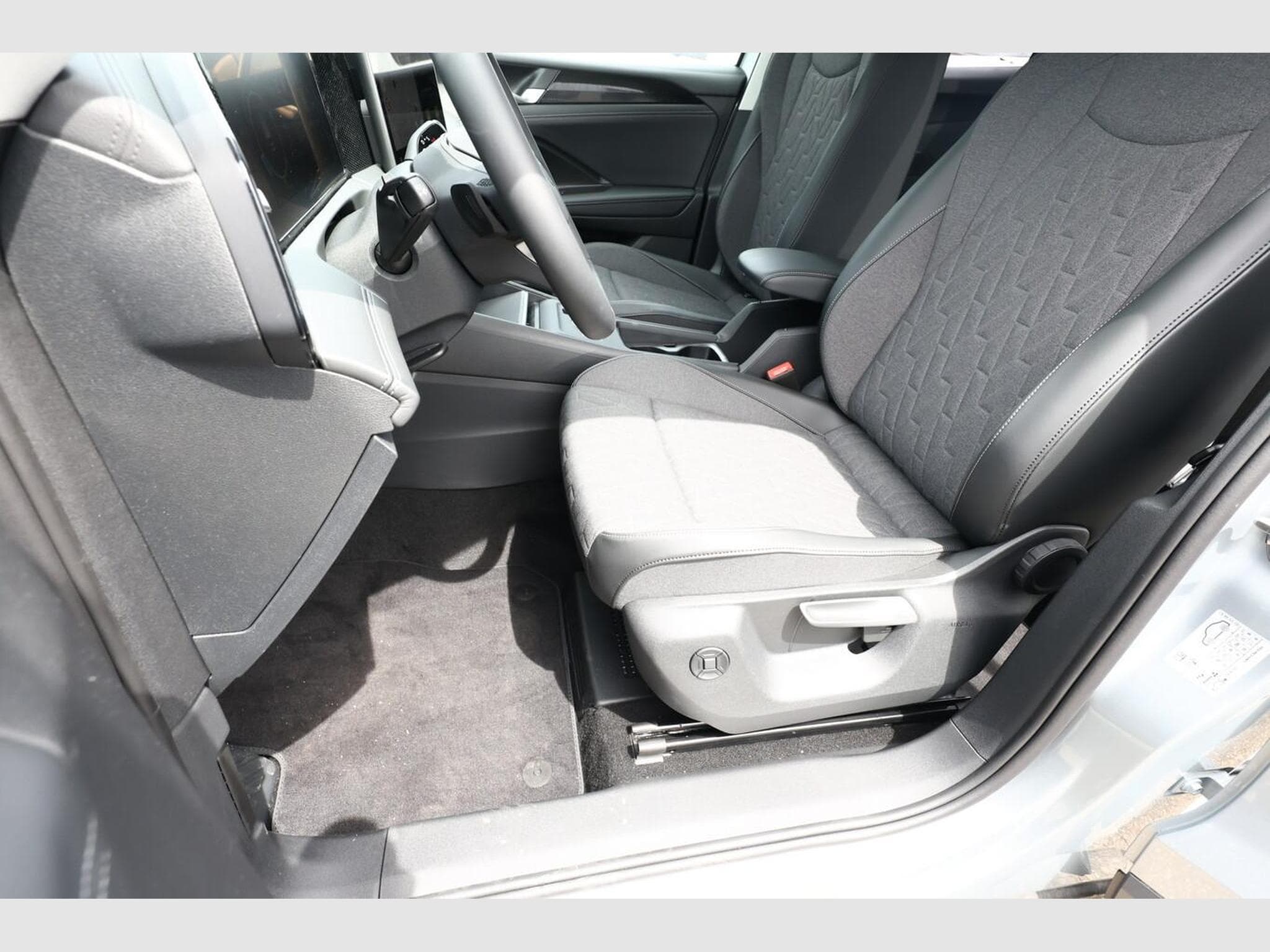 VW Tiguan DSG LED+ Nav (2026) - Photo 13