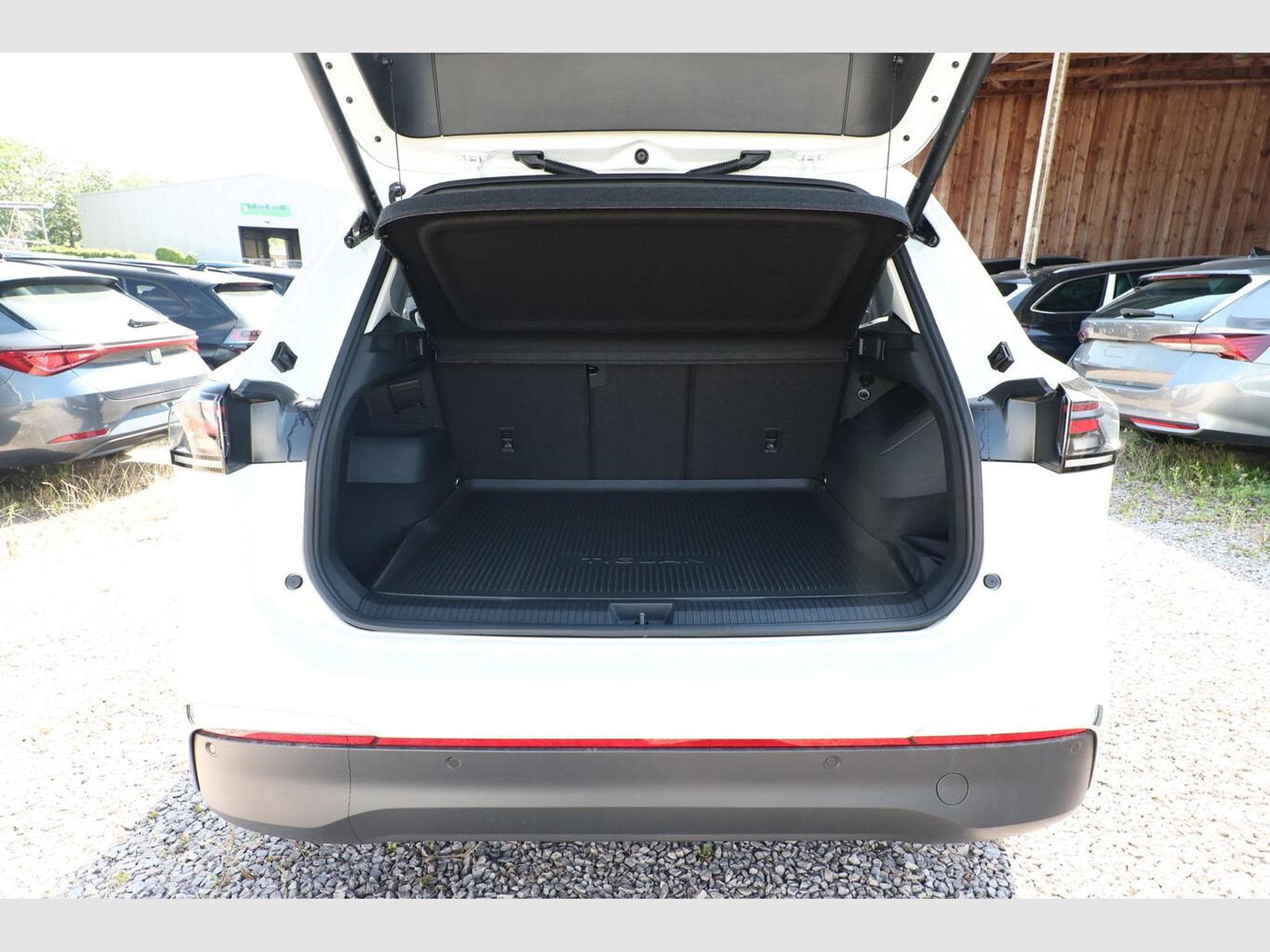 VW Tiguan Eleg. 4M Nav (2026) - Foto 11