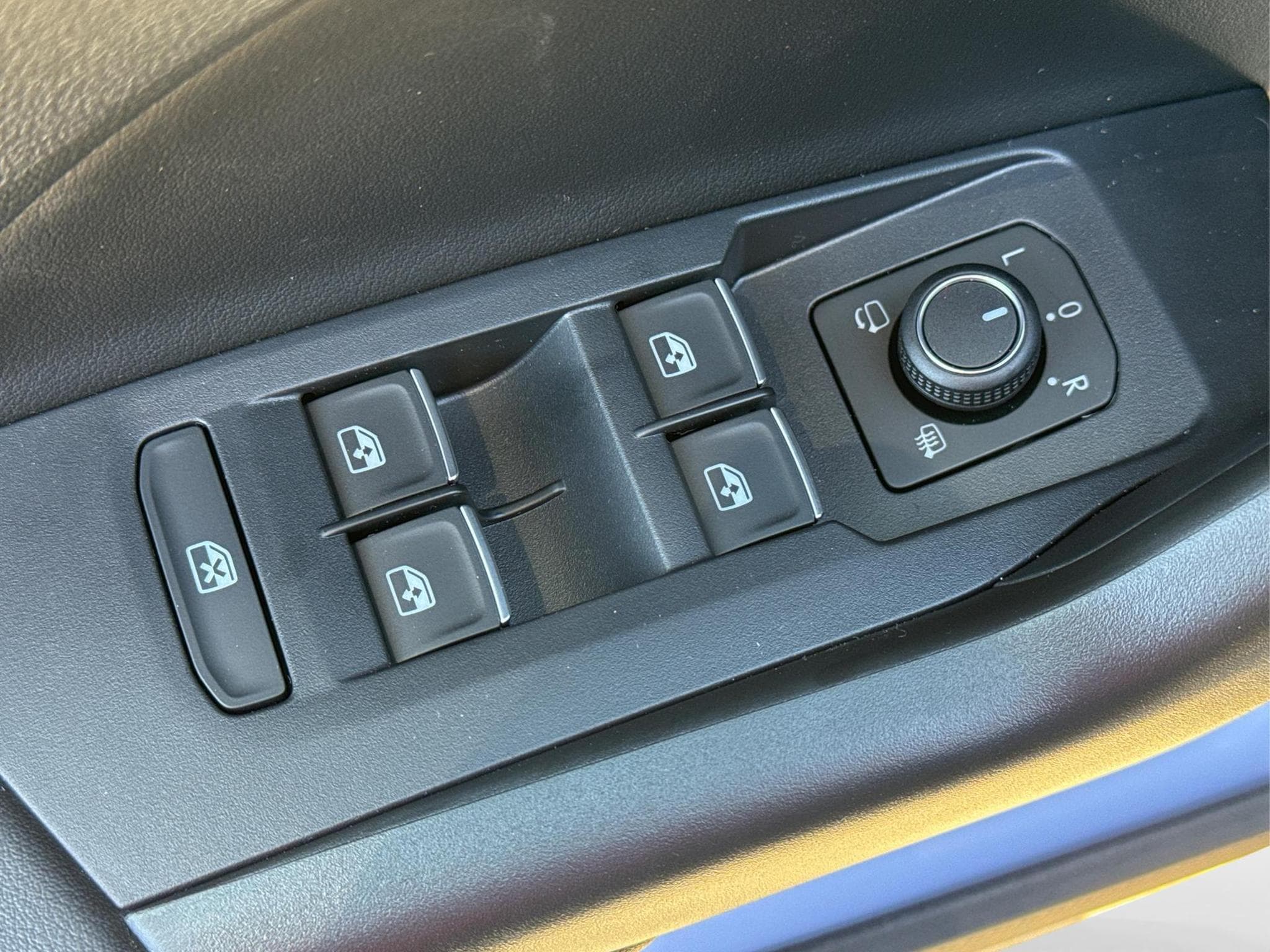 VW T-Cross R-Line Limited (2026) - Photo 17