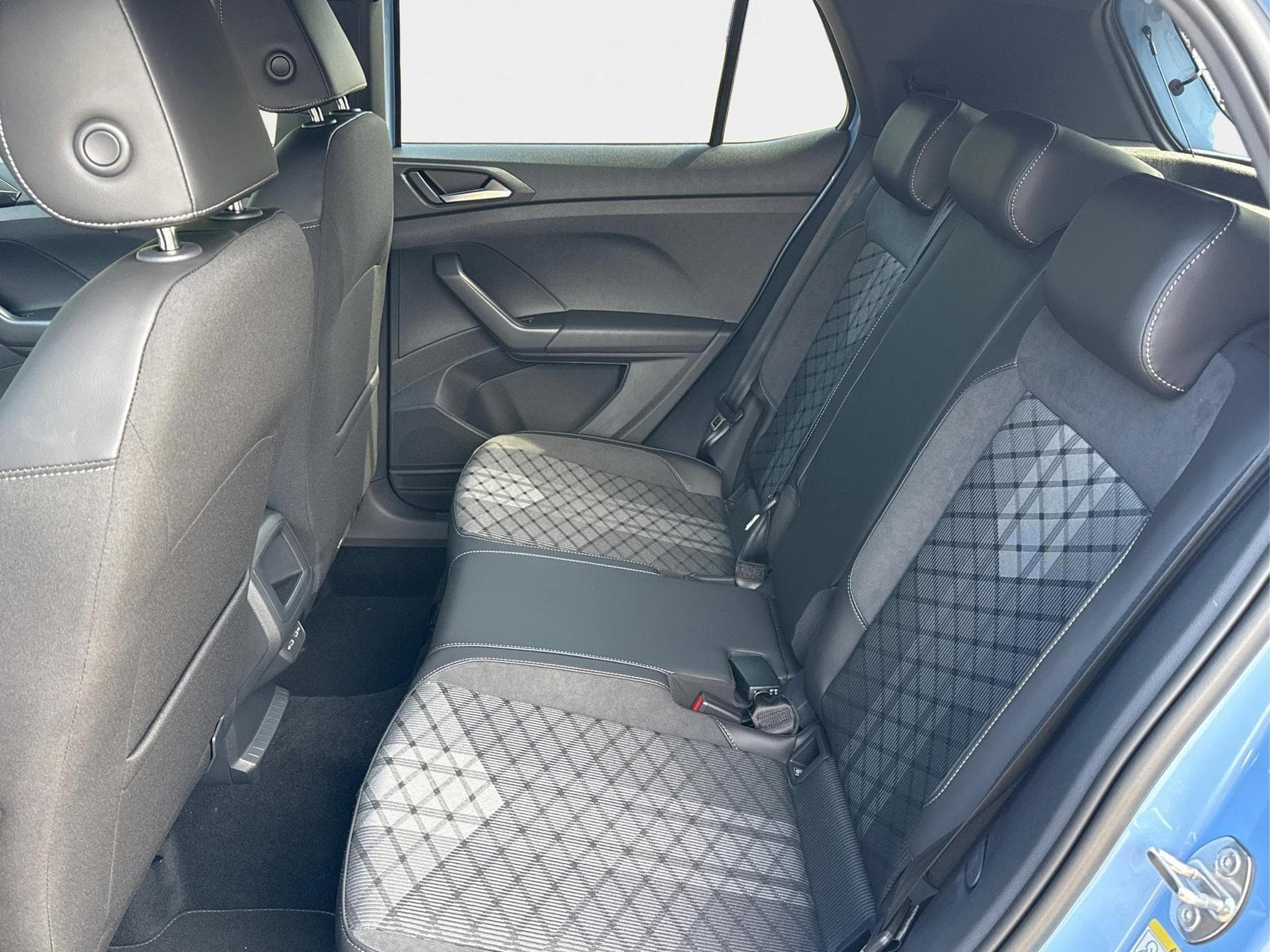 VW T-Cross R-Line (2026) - Foto 17