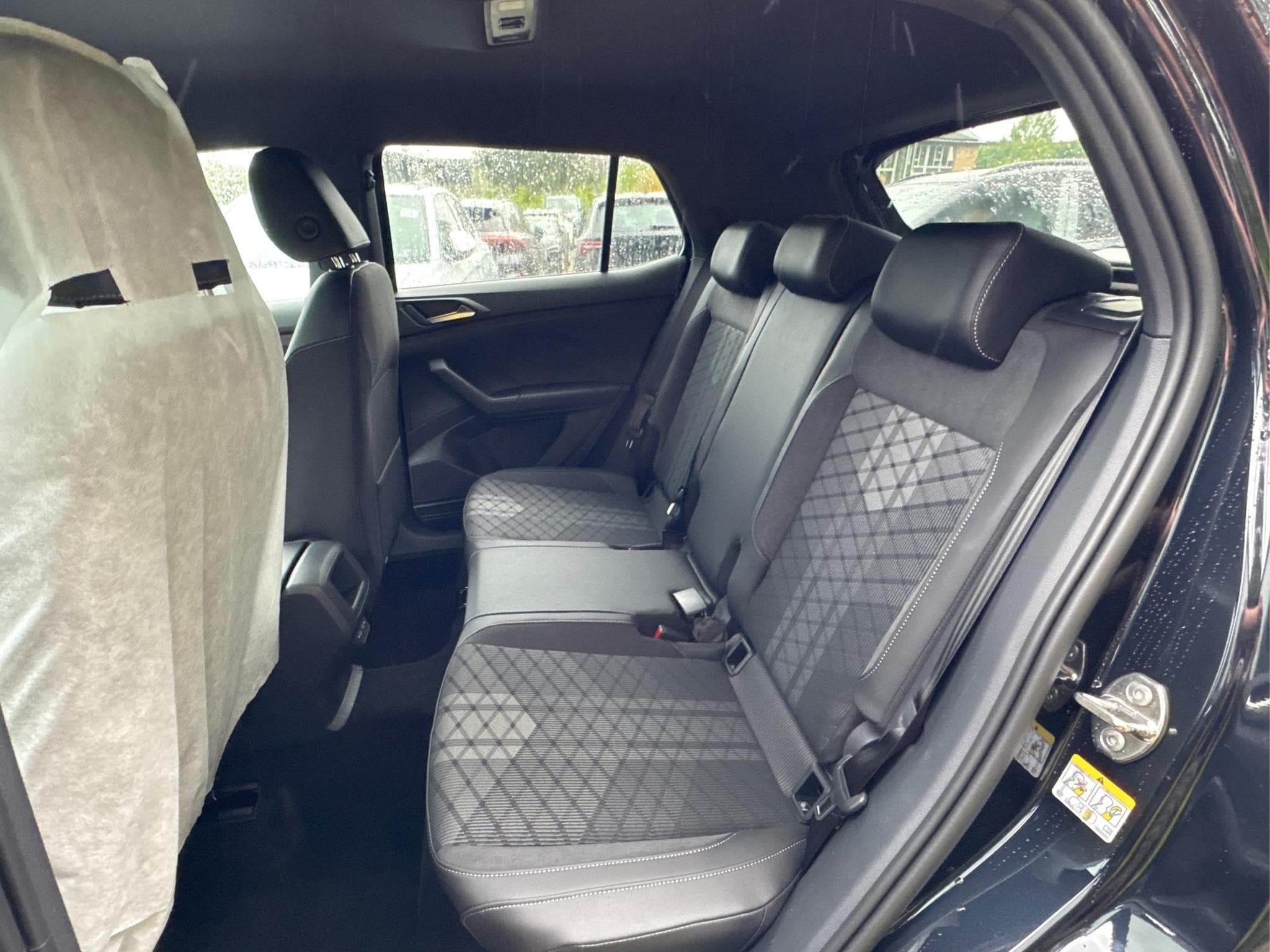 VW T-Cross R-Line (2026) - Photo 9