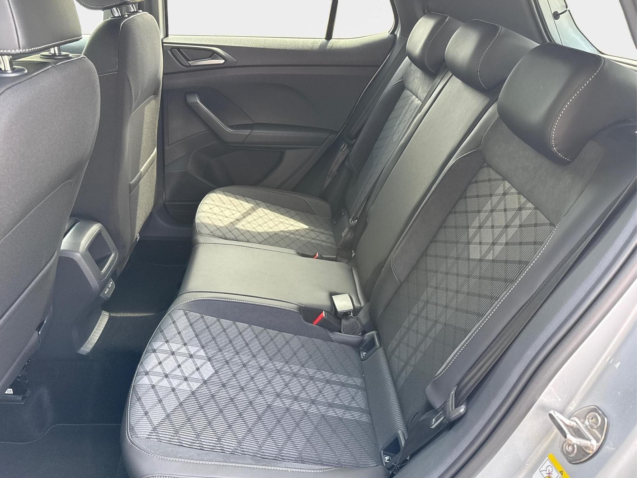 VW T-Cross R-Line (2026) - Foto 15