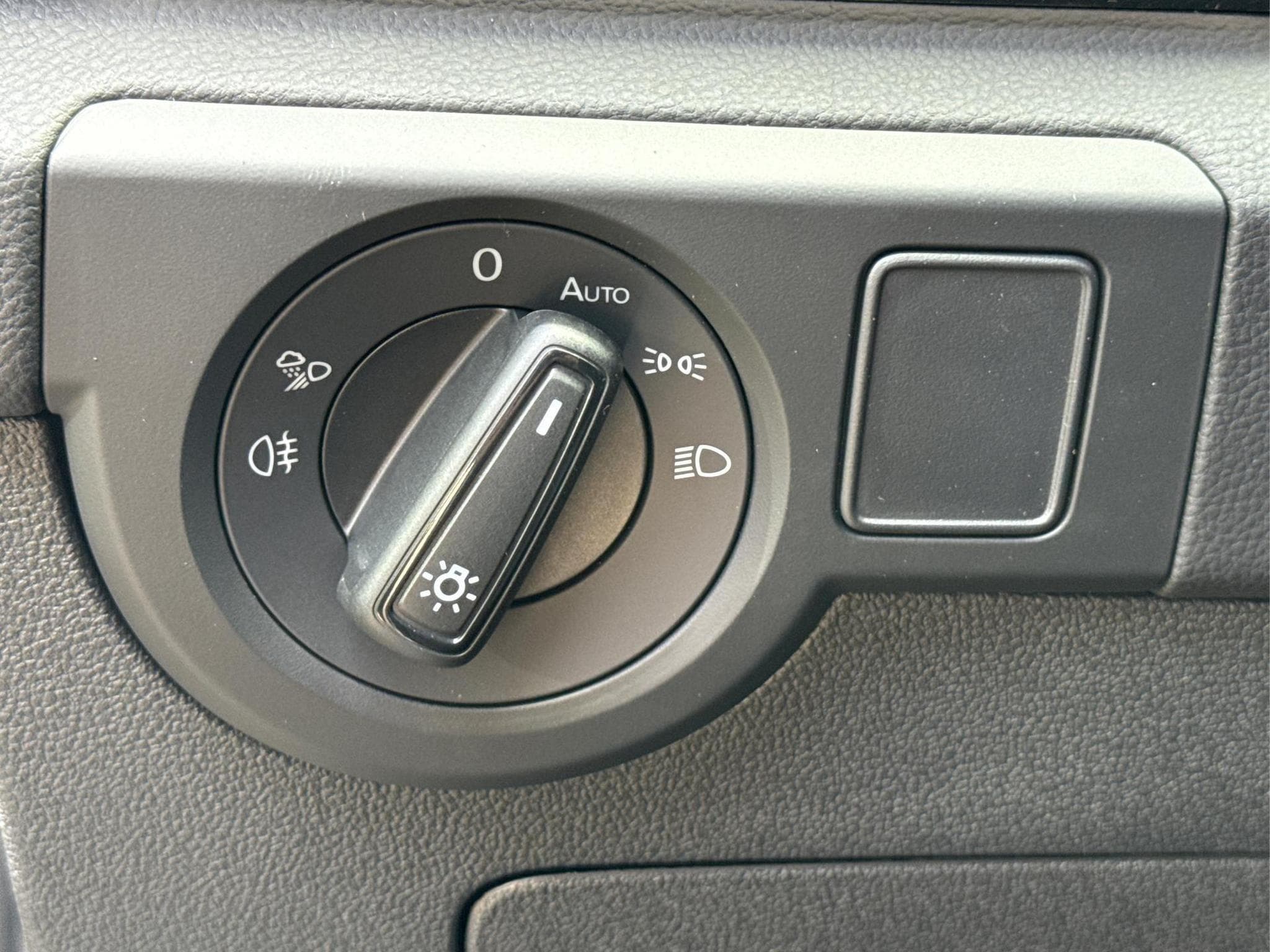 VW T-Cross R-Line (2026) - Foto 17