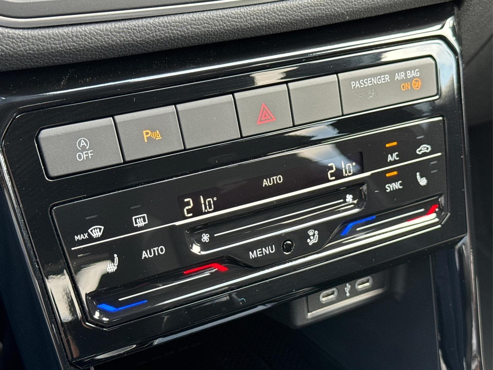 VW T-Cross R-Line (2026) - Foto 18