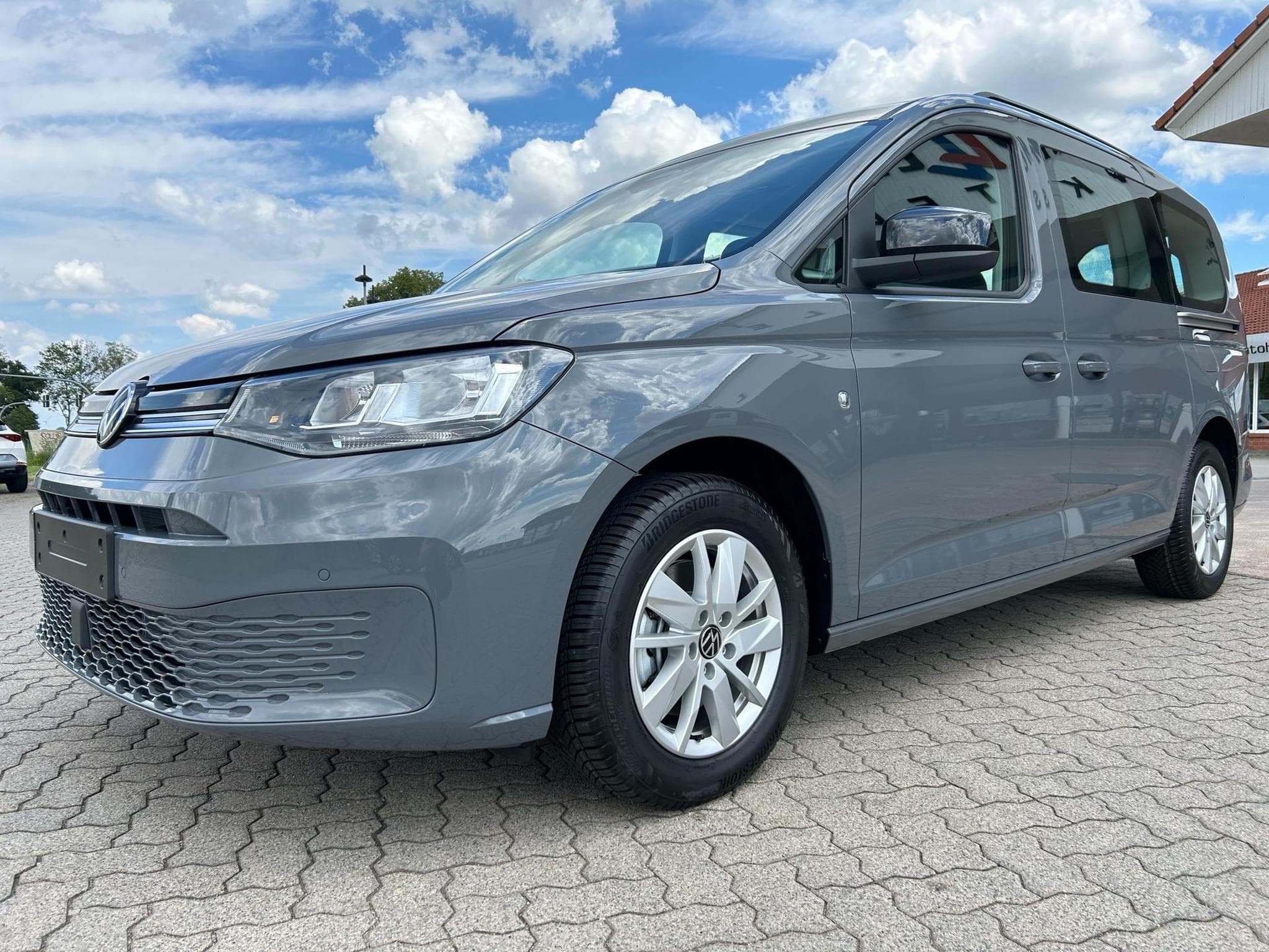 VW Caddy Life Maxi (2026) - Photo 1