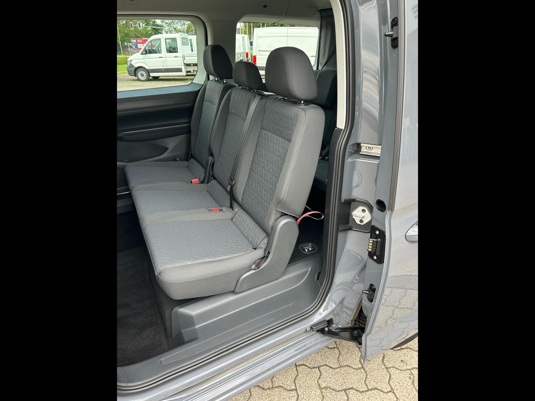 VW Caddy Life Maxi (2026) - Photo 13