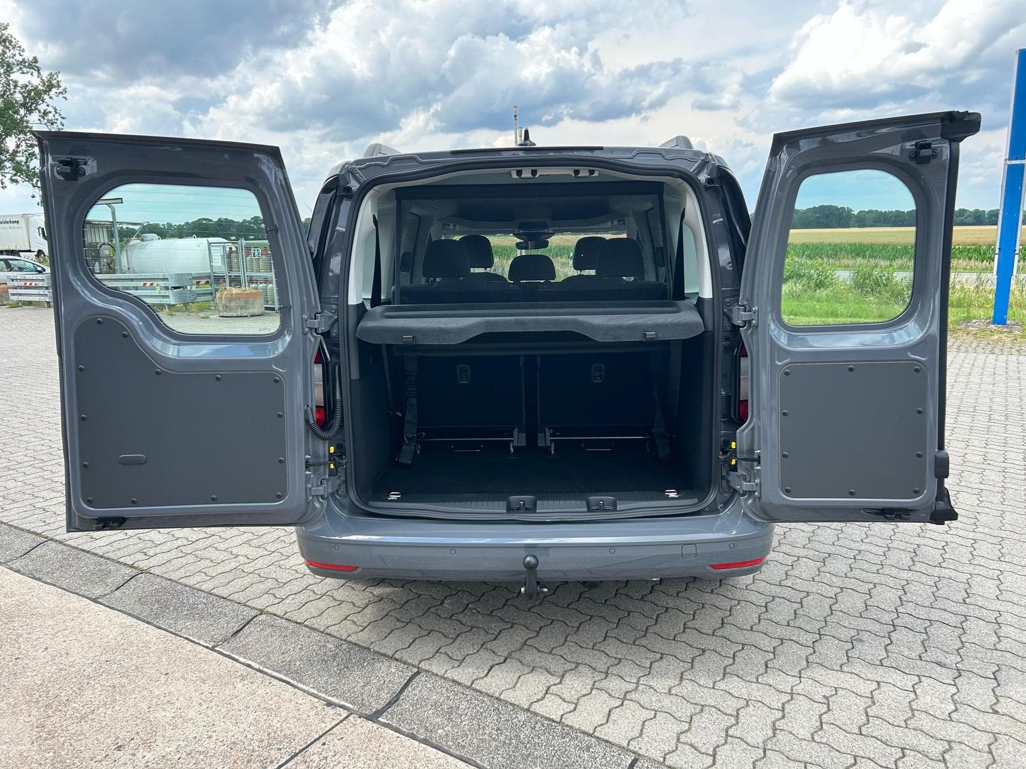 VW Caddy Life Maxi (2026) - Photo 17