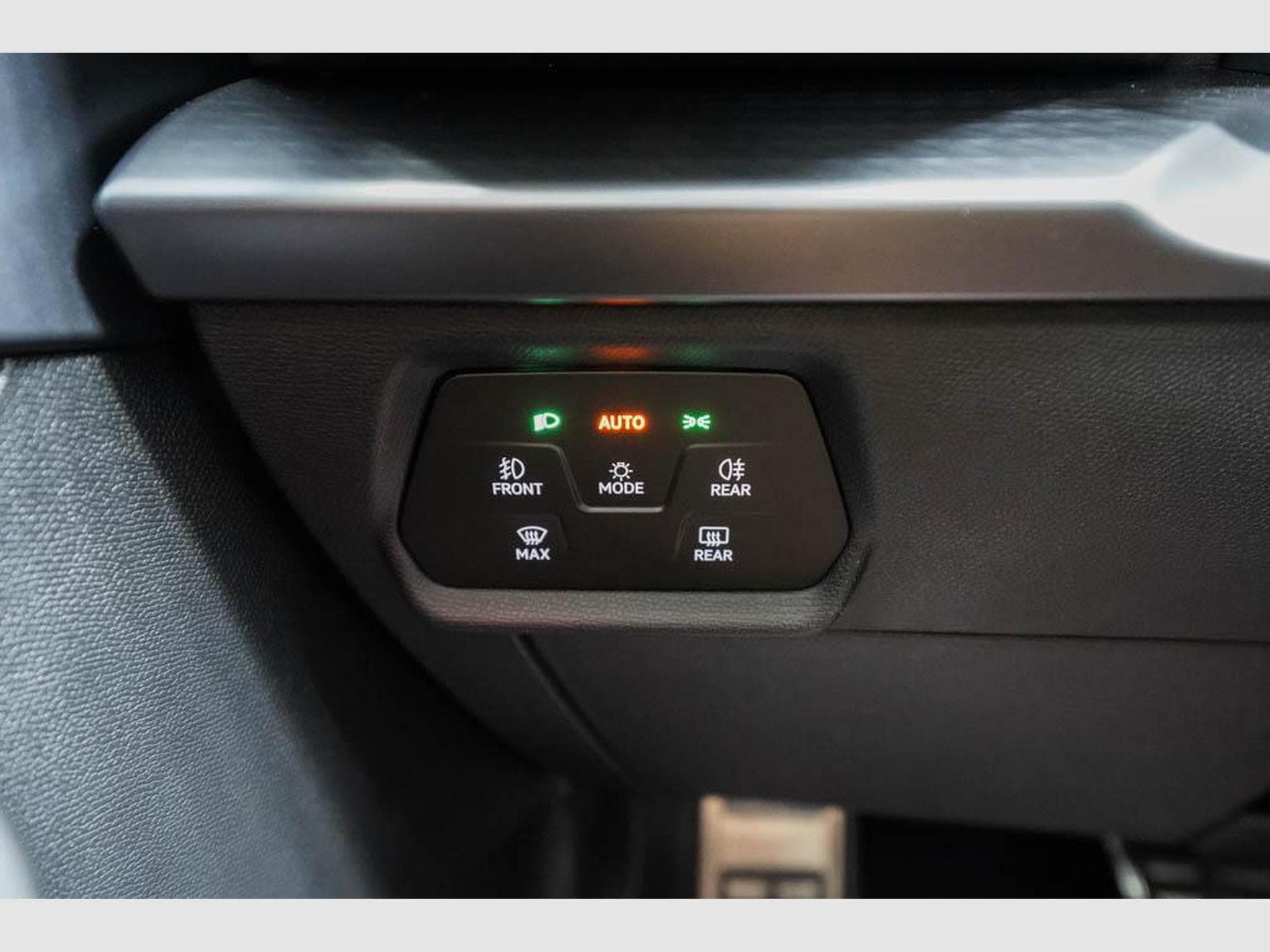 Cupra Leon ST 1,5 eTSI (2026) - Photo 11