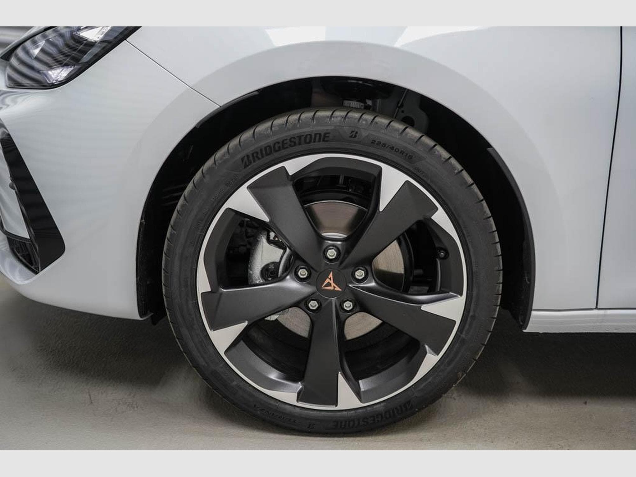 Cupra Leon ST 1,5 eTSI (2026) - Photo 5