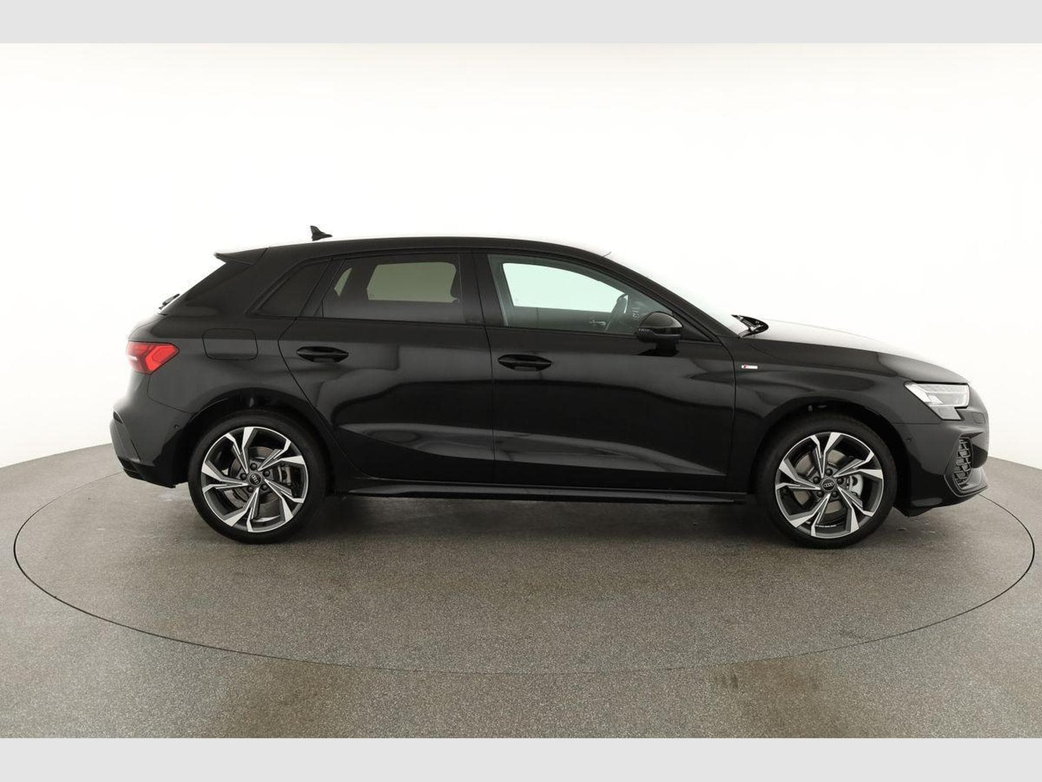 Audi A3 Sportback TFSI quattro 150 kW S line (2026) - Photo 20