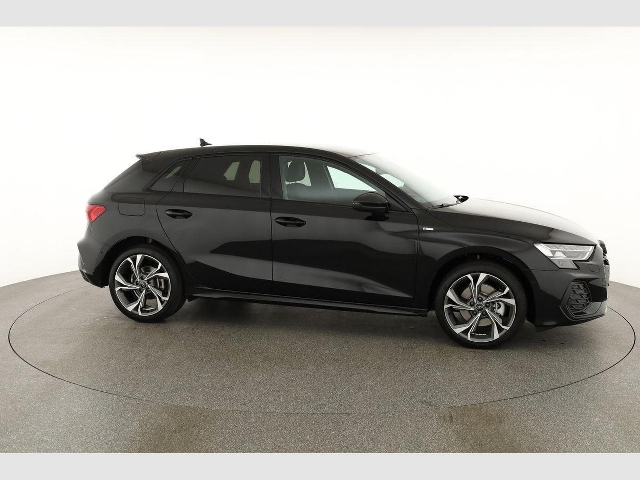 Audi A3 Sportback TFSI quattro 150 kW S line (2026) - Photo 21
