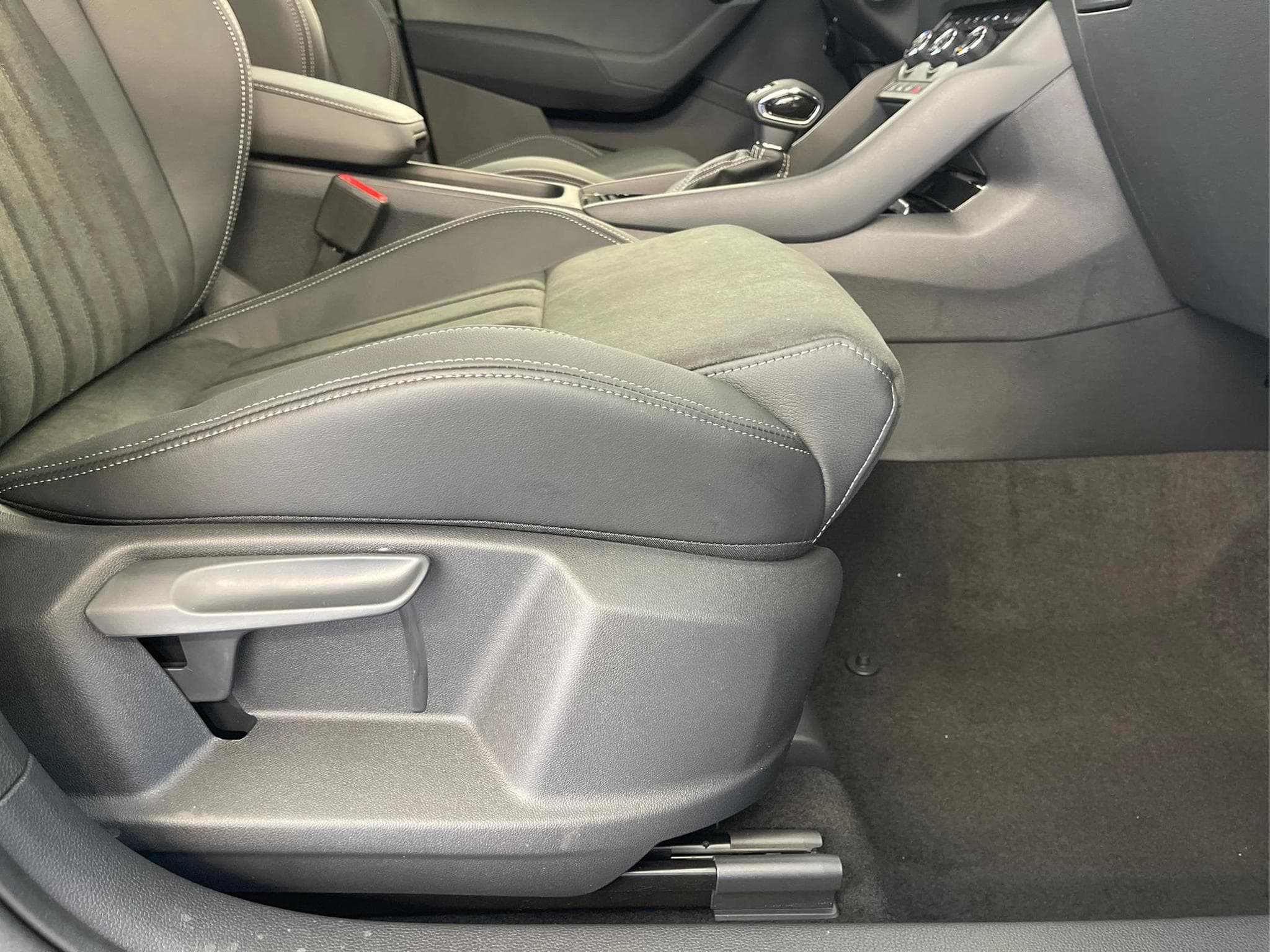 Skoda Karoq Sportline (2026) - Foto 14