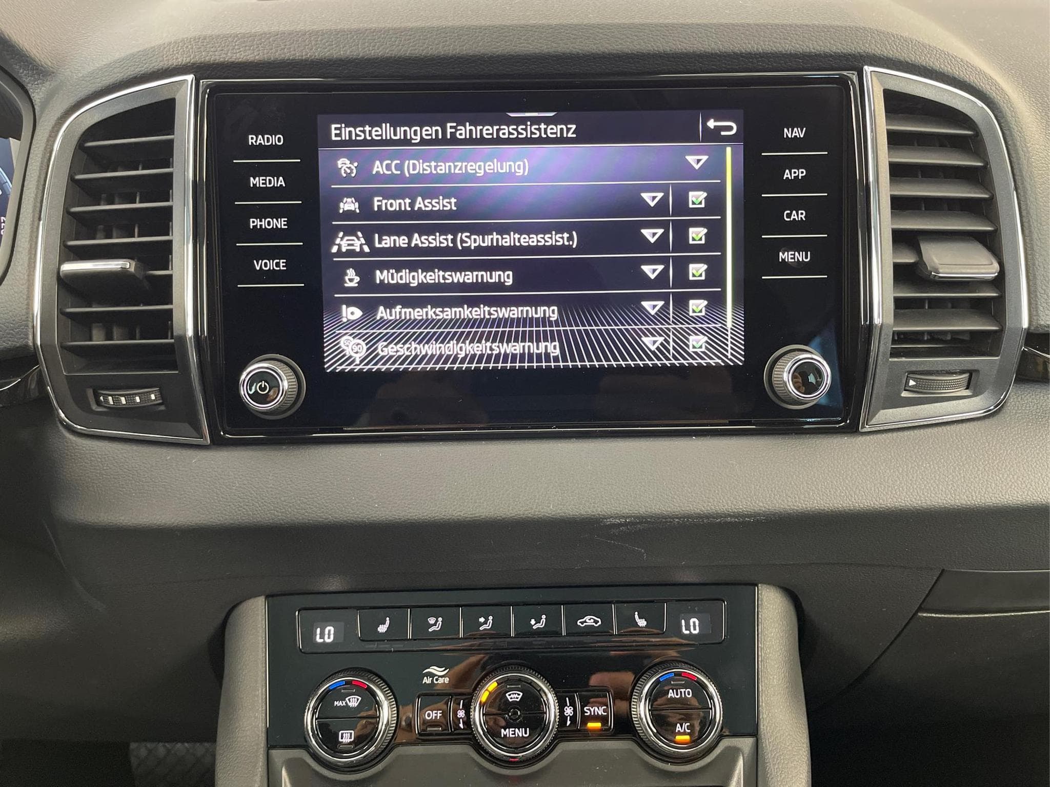 Skoda Karoq Selection (2026) - Foto 10