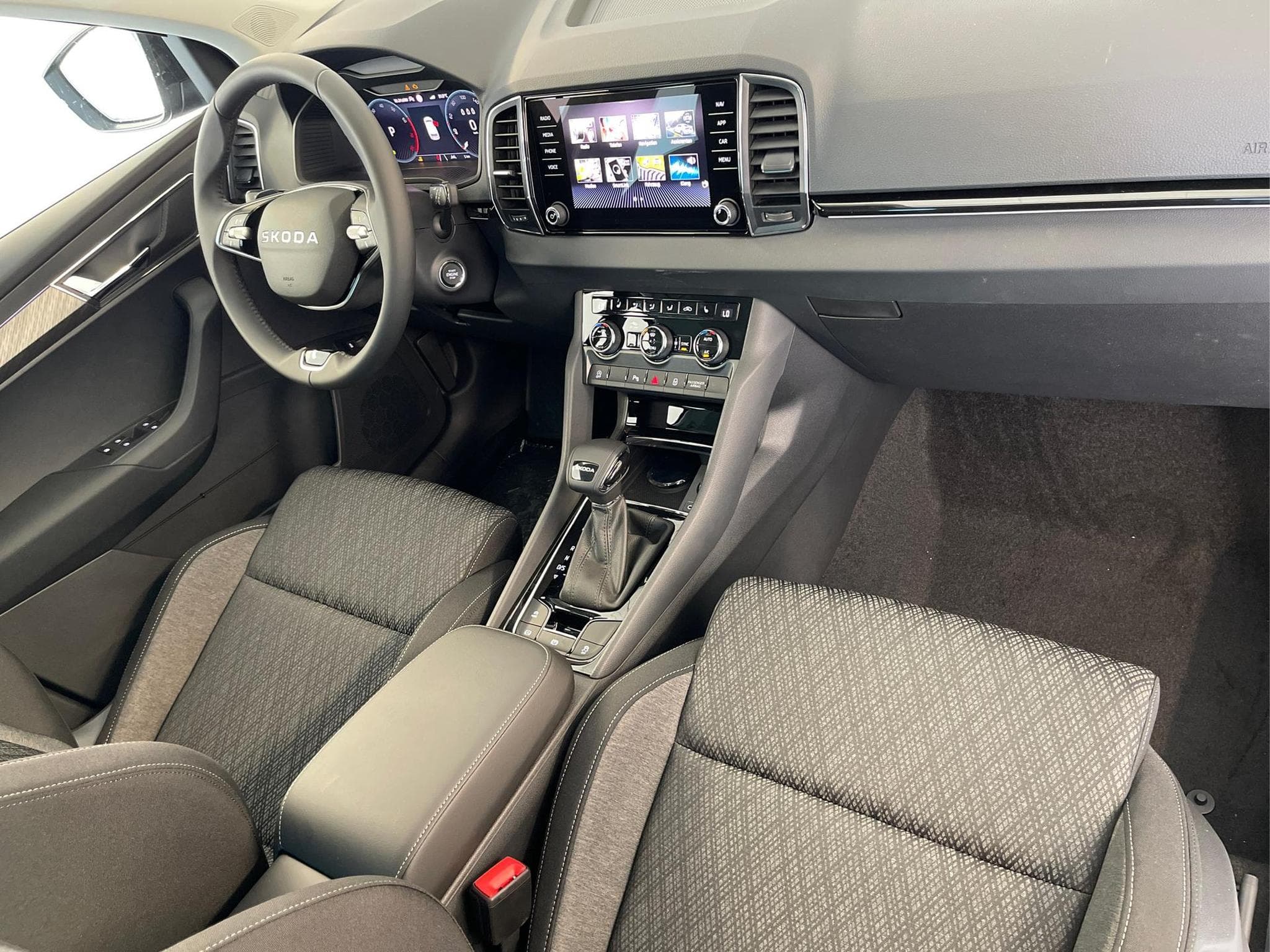 Skoda Karoq Selection (2026) - Foto 12