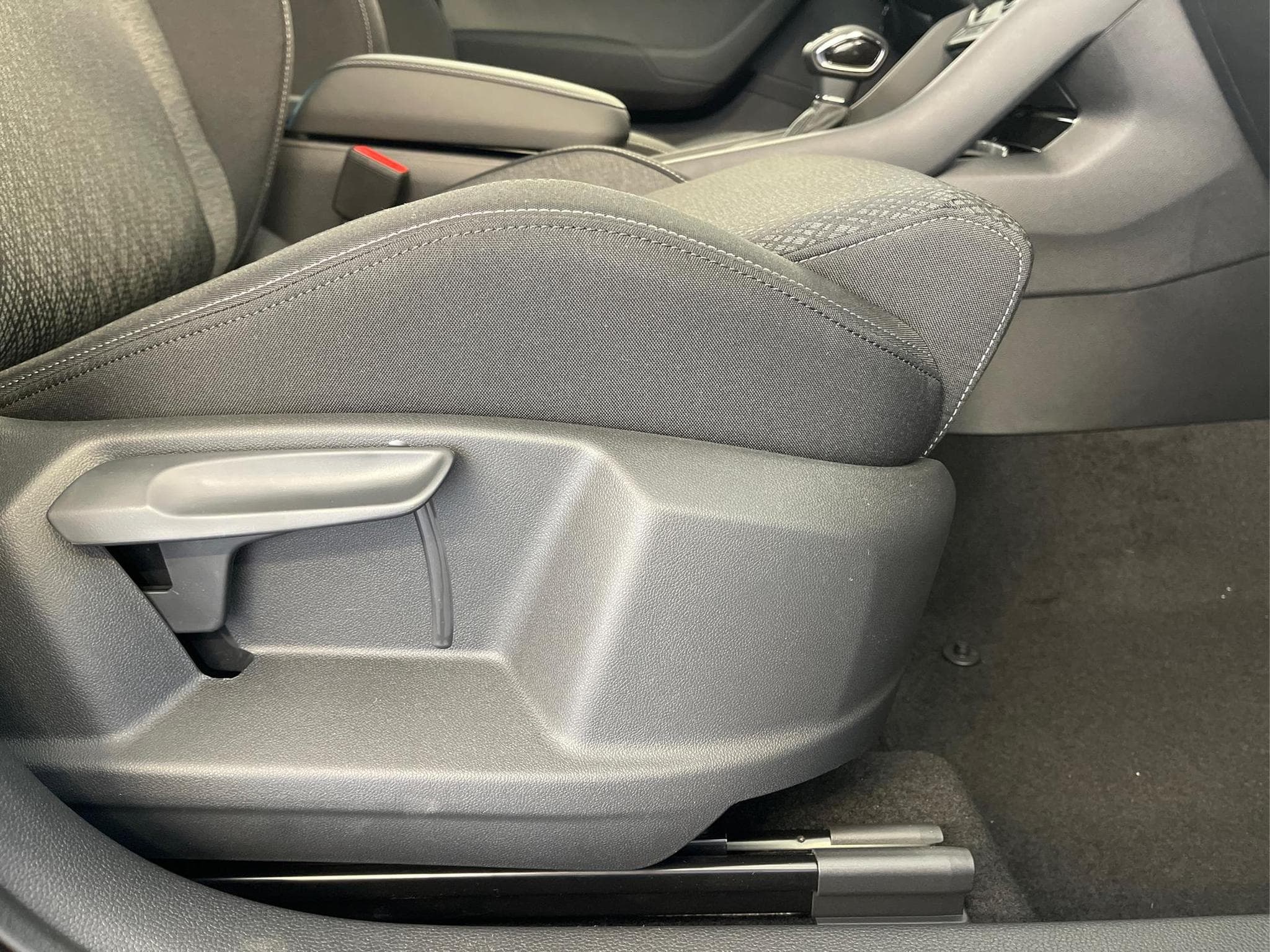 Skoda Karoq Selection (2026) - Foto 14