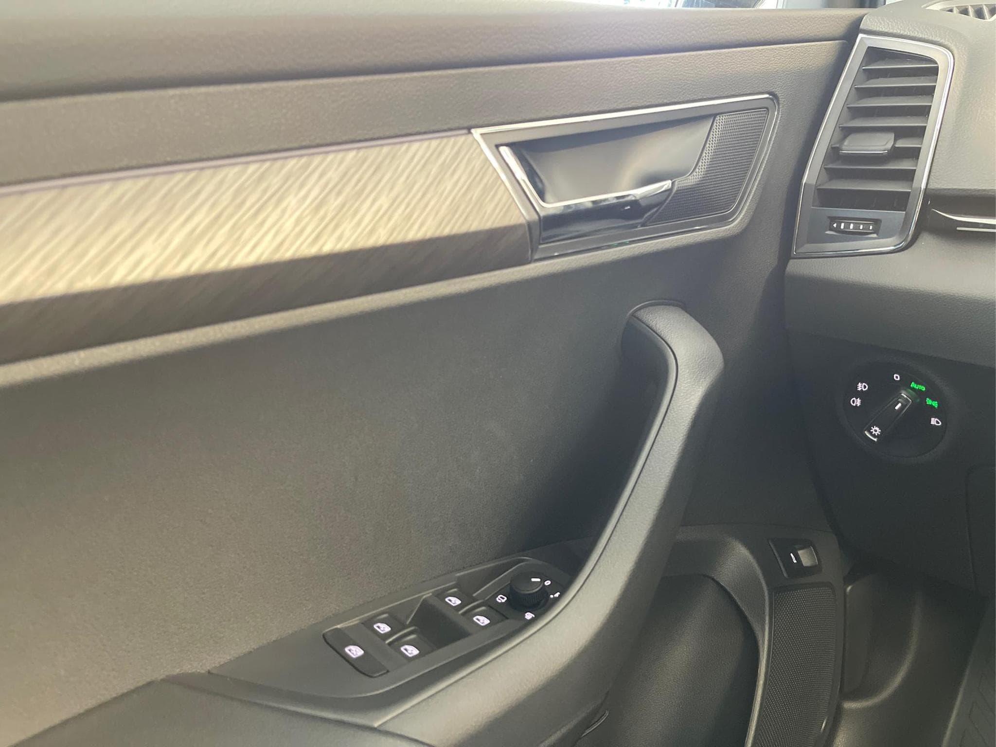 Skoda Karoq Selection (2026) - Foto 9