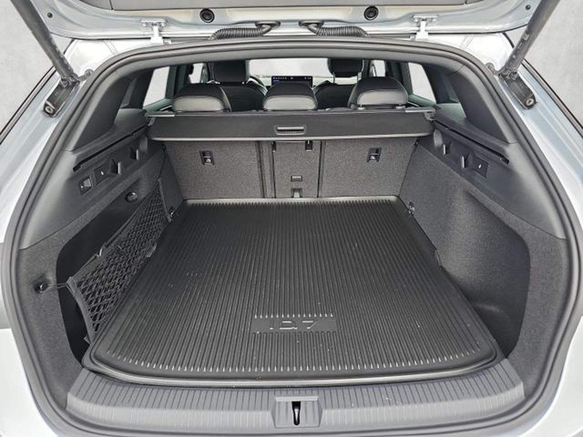 VW ID.7 Kombi Pro 210 kW (2026) - Foto 14