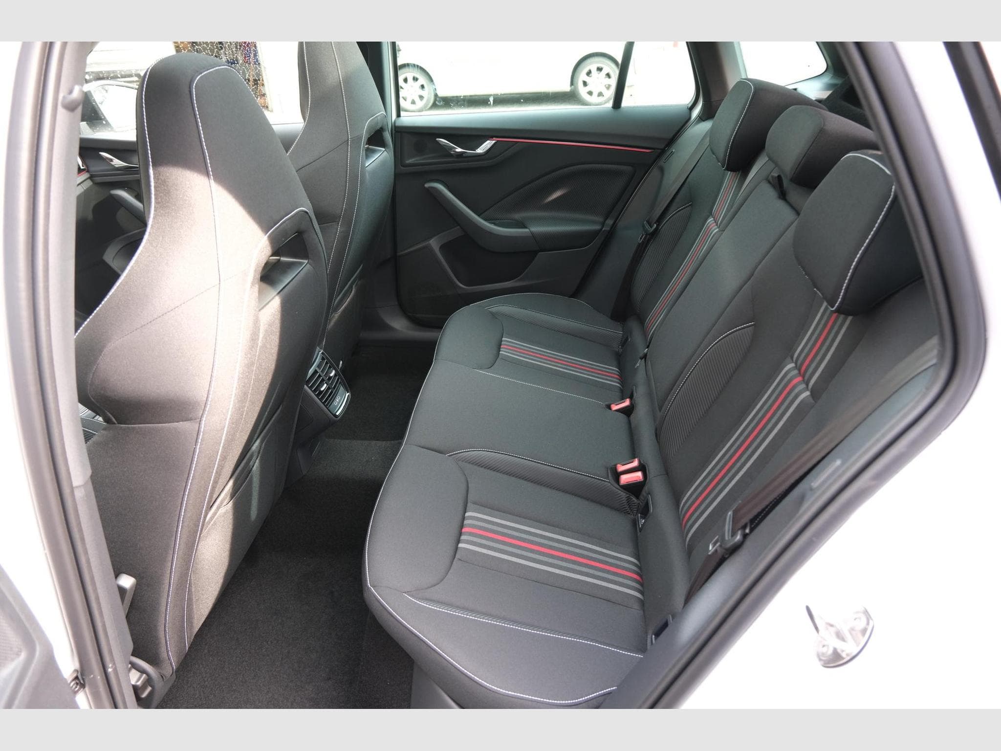 Skoda Kamiq Monte Carlo (2026) - Foto 9