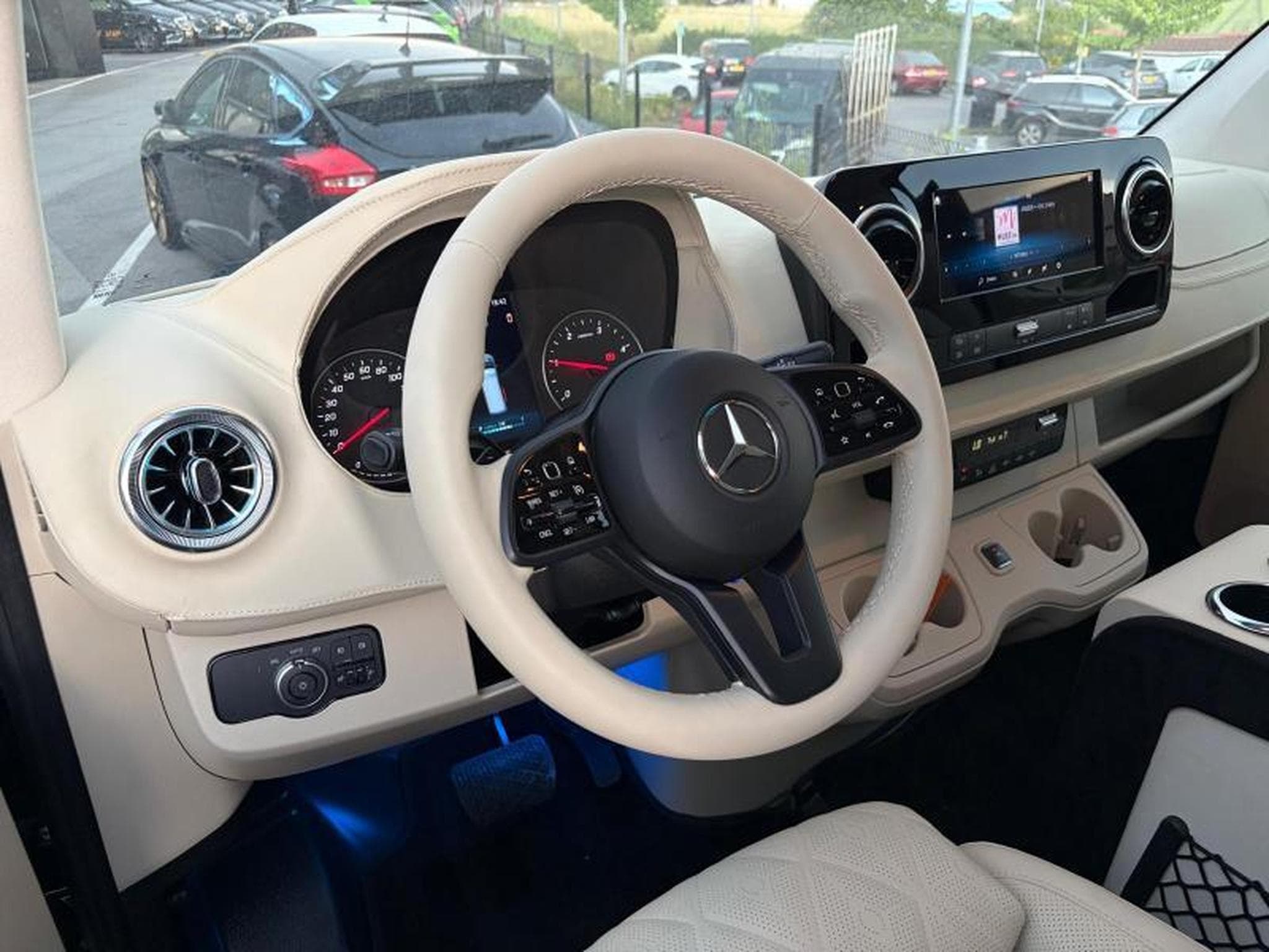 Mercedes Sprinter Sprinter Fourgon Configuration Luxe (2023) - Photo 5