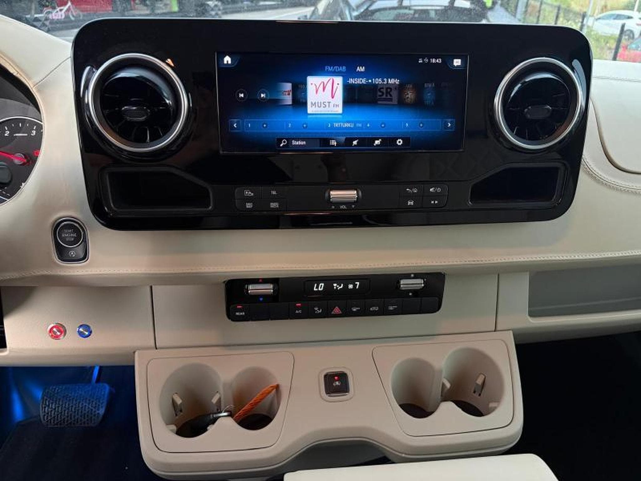 Mercedes Sprinter Sprinter Fourgon Configuration Luxe (2023) - Photo 9