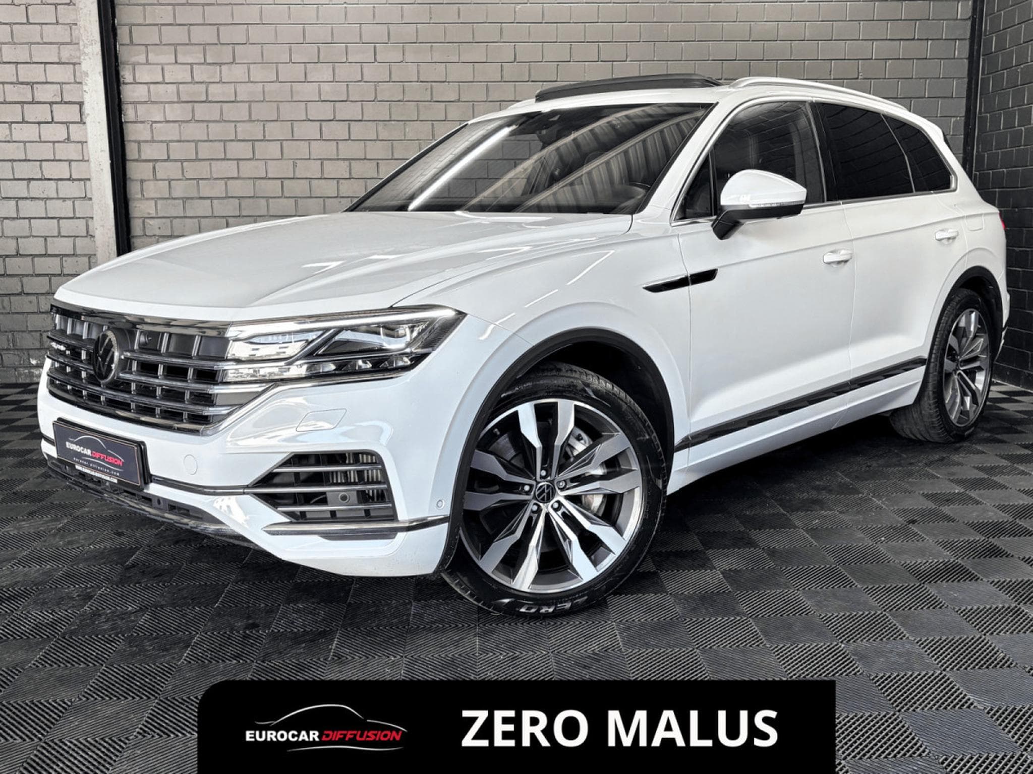 VW Touareg 3.0 TSi V6 eHybrid 4MOTION Elegance  381 CV (2022) - Photo 1