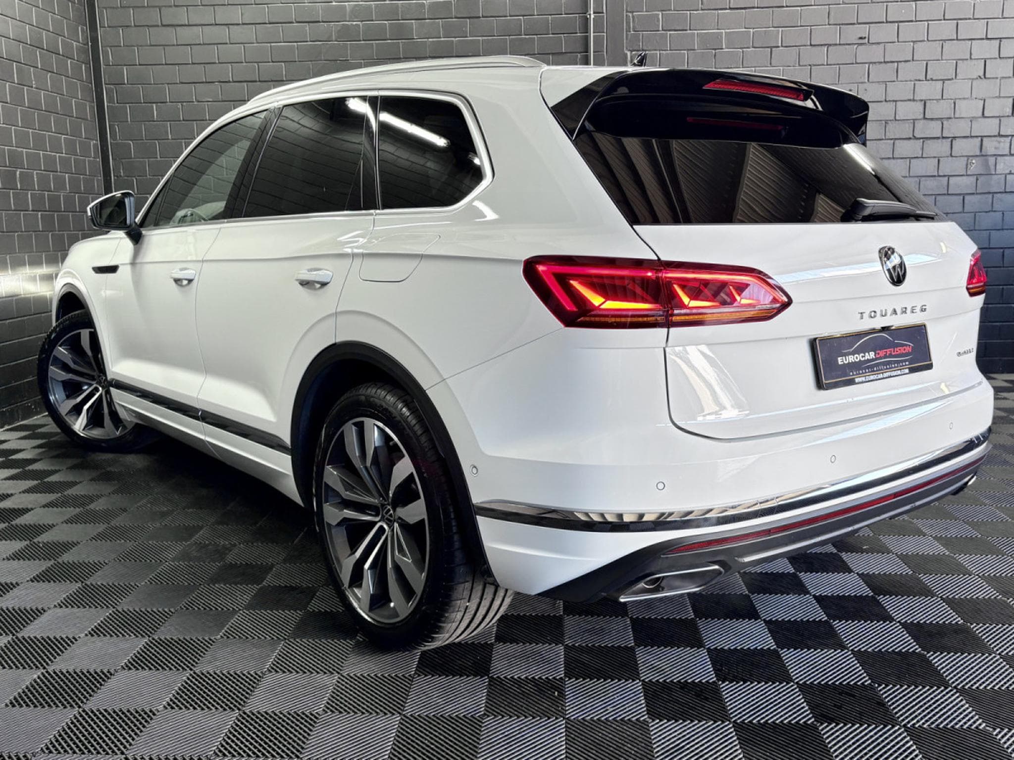 VW Touareg 3.0 TSi V6 eHybrid 4MOTION Elegance  381 CV (2022) - Photo 4