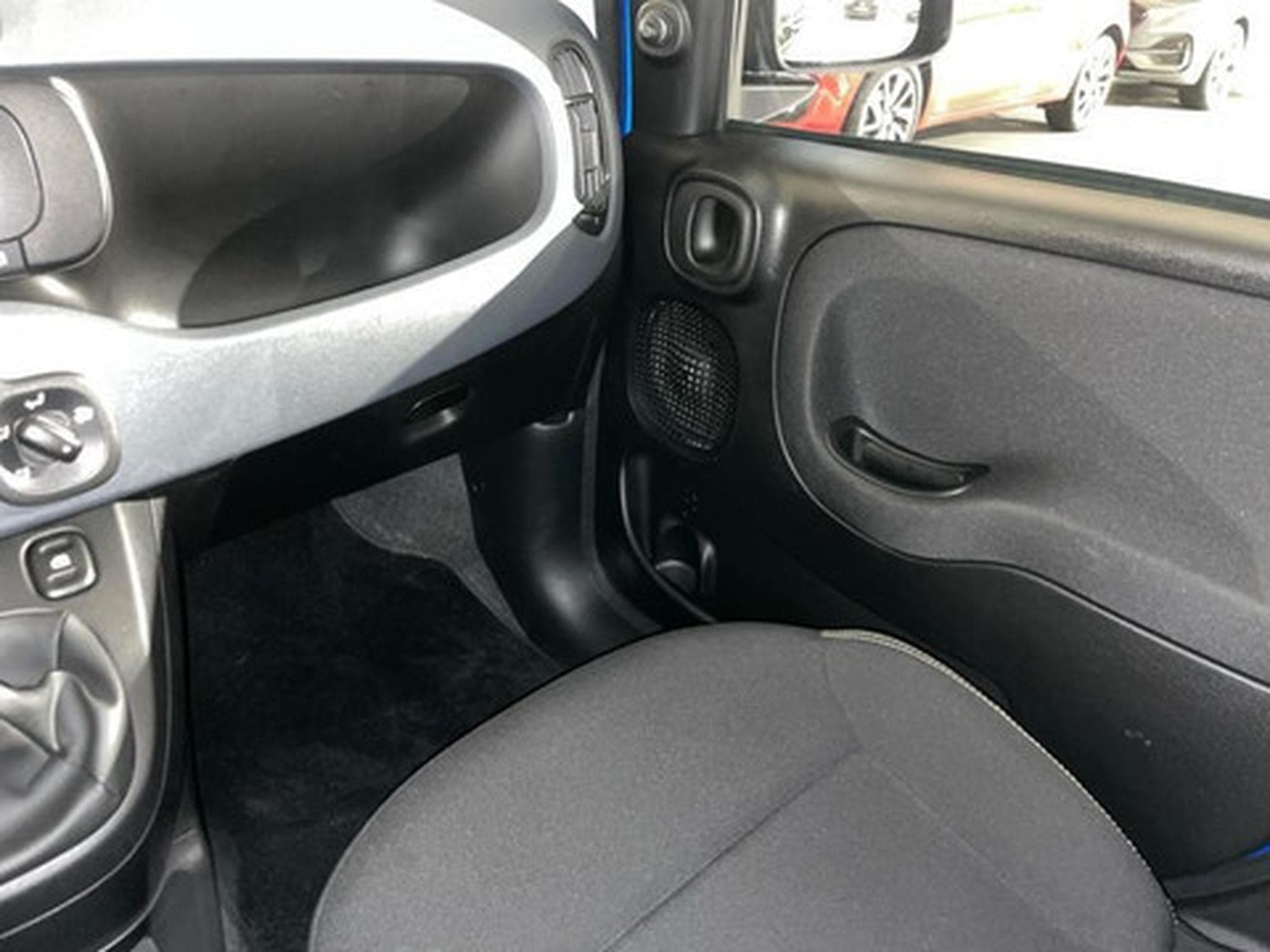 Fiat Panda 1.0 Hybrid 70 MT6 (2024) - Foto 10