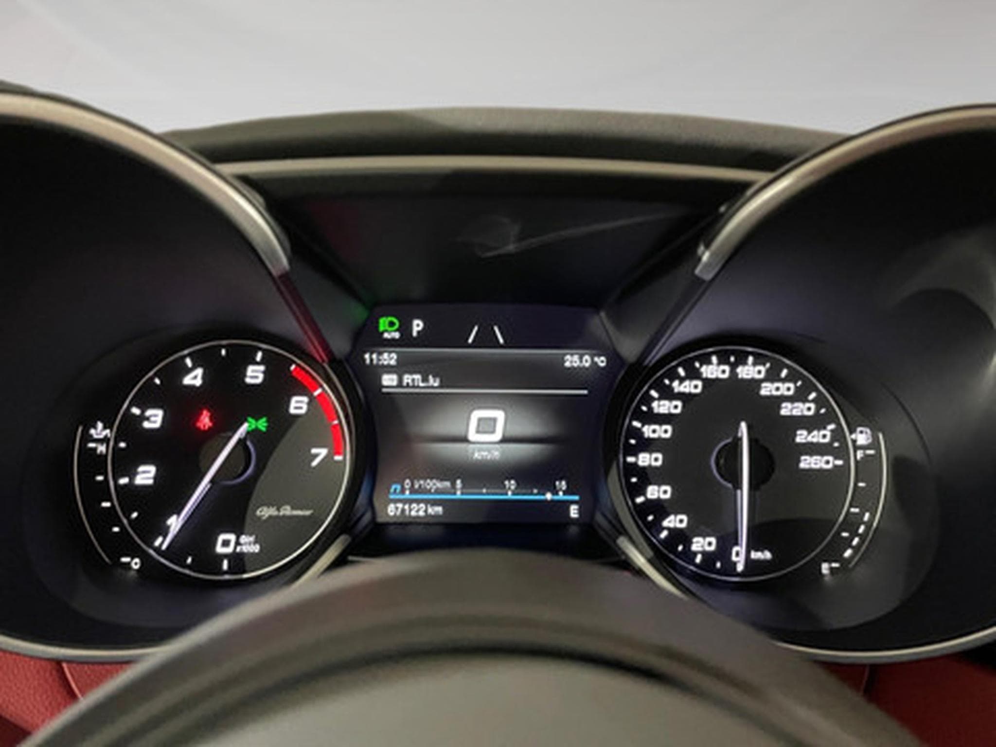 Alfa-Romeo Giulia 2.0 TB 280 Q4 Veloce AUTO (2021) - Foto 15