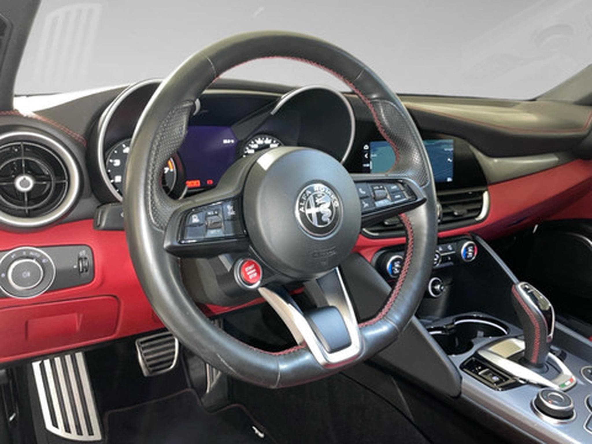 Alfa-Romeo Giulia 2.0 TB 280 Q4 Veloce AUTO (2021) - Foto 16