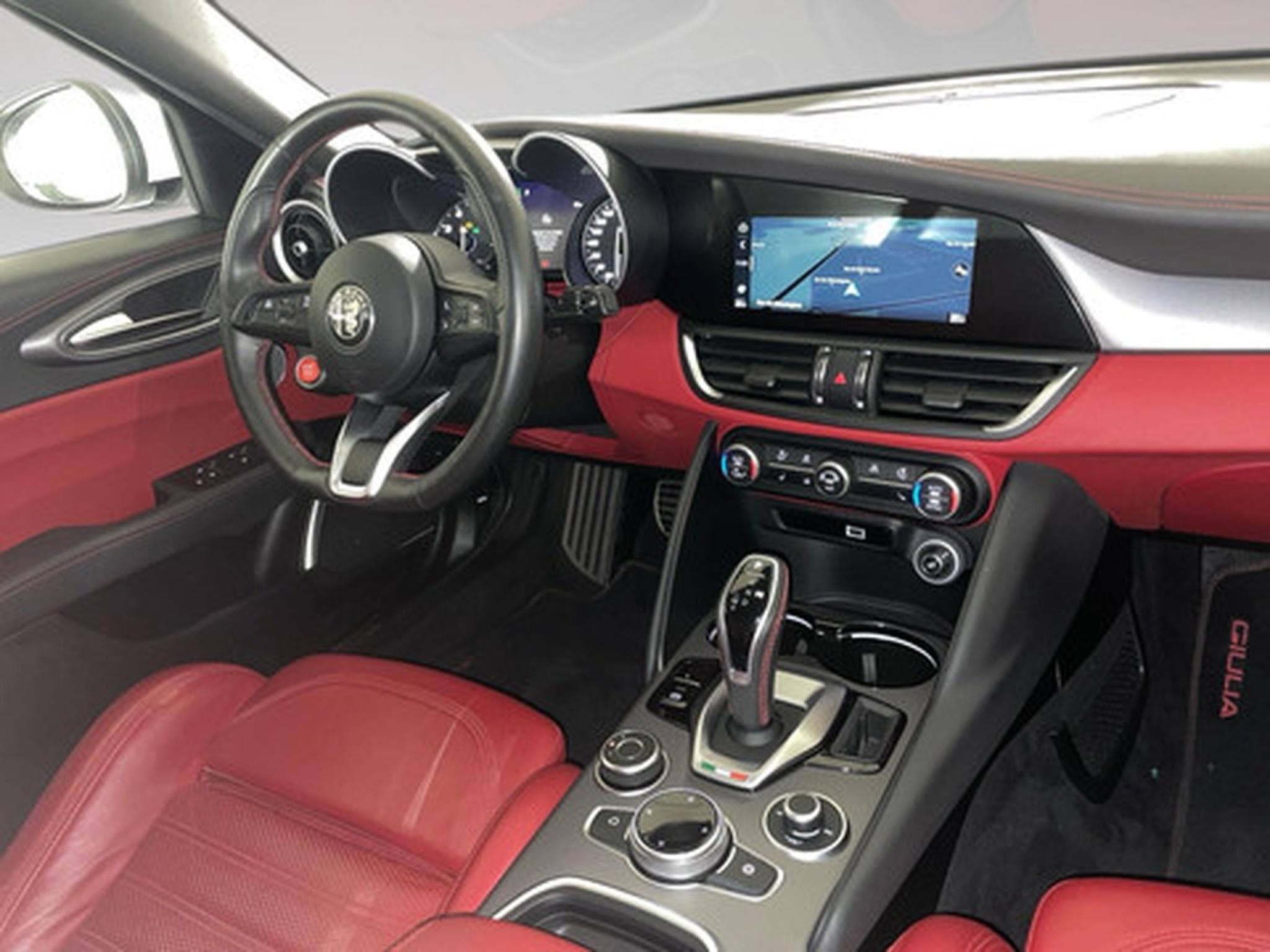 Alfa-Romeo Giulia 2.0 TB 280 Q4 Veloce AUTO (2021) - Foto 20