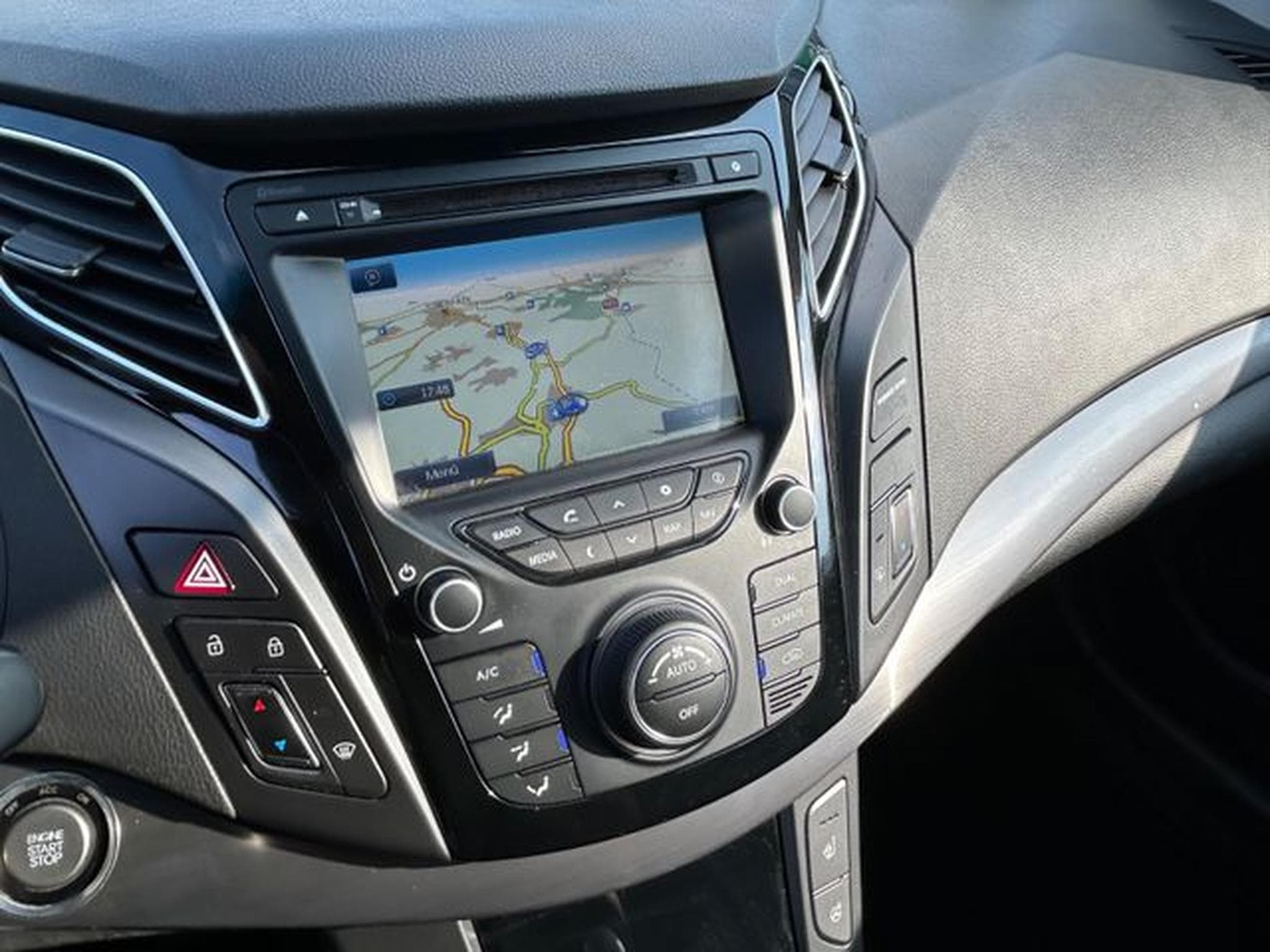 Hyundai i40 i40 CW FIFA World Cup Edition *Navi*LED*SHZ* (2014) - Foto 11