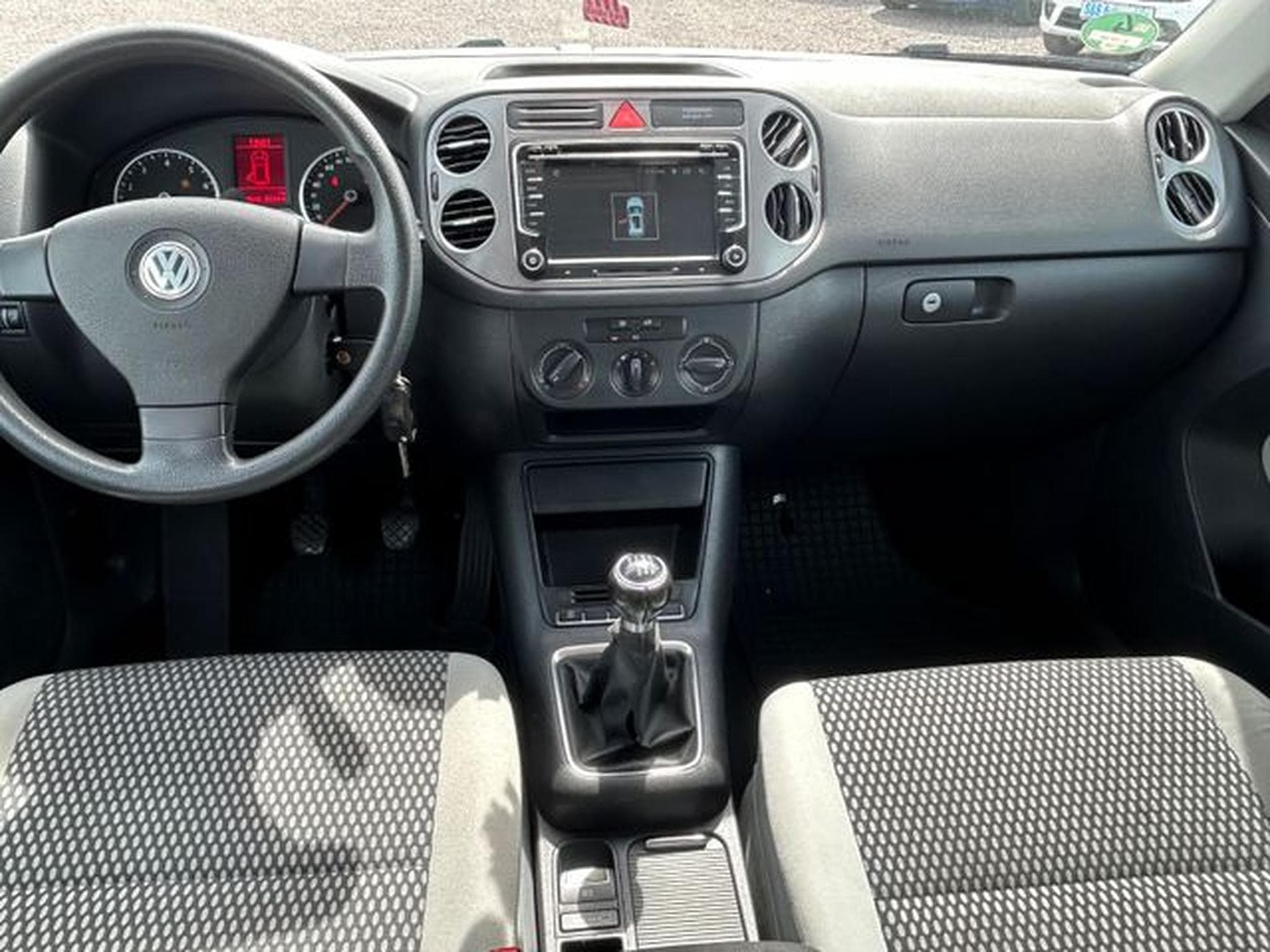 VW Tiguan Tiguan Trend &amp; Fun 4Motion *Bi-Xenon*Euro5* (2009) - Foto 10