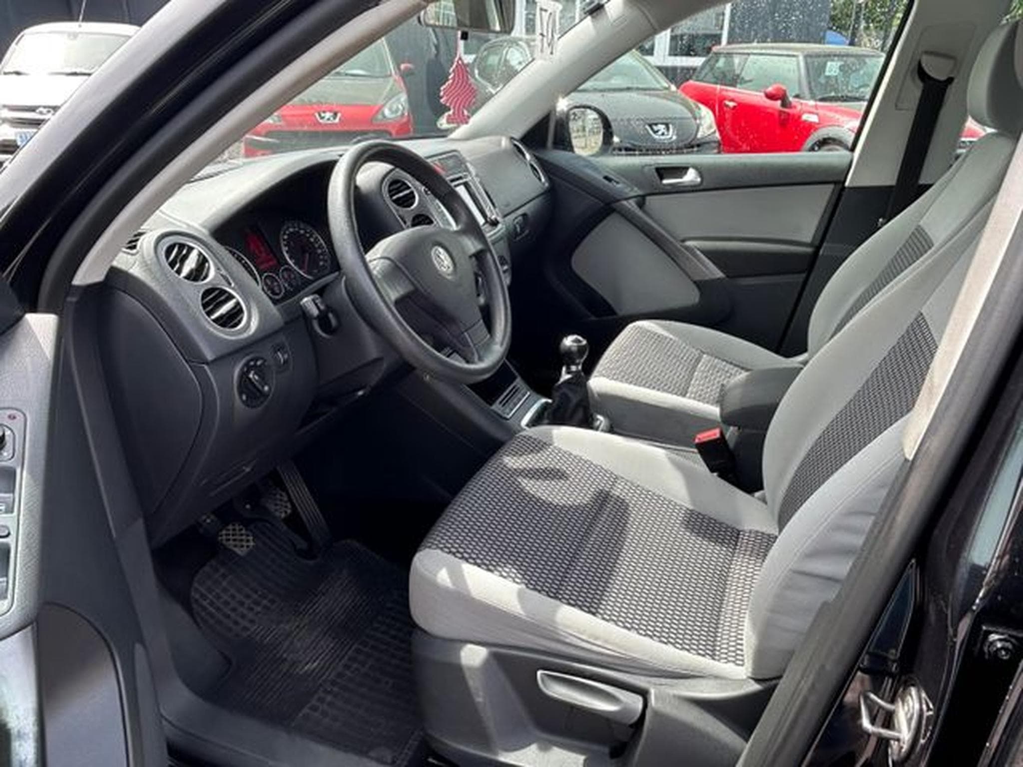 VW Tiguan Tiguan Trend &amp; Fun 4Motion *Bi-Xenon*Euro5* (2009) - Foto 7