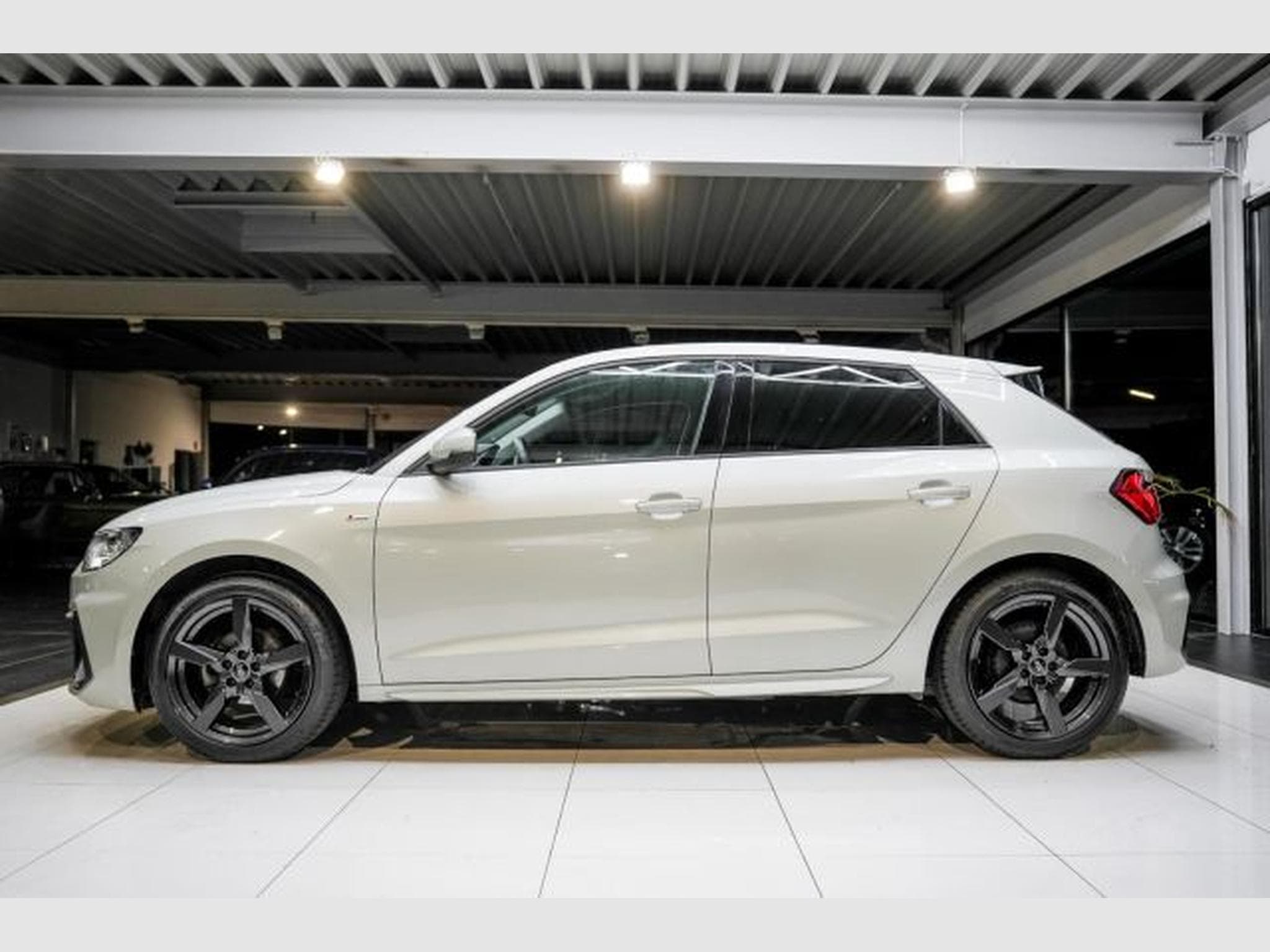 Audi A1 A1 Sportback 25 TFSI S-tronic S-Line Sportpaket (2024) - Foto 11