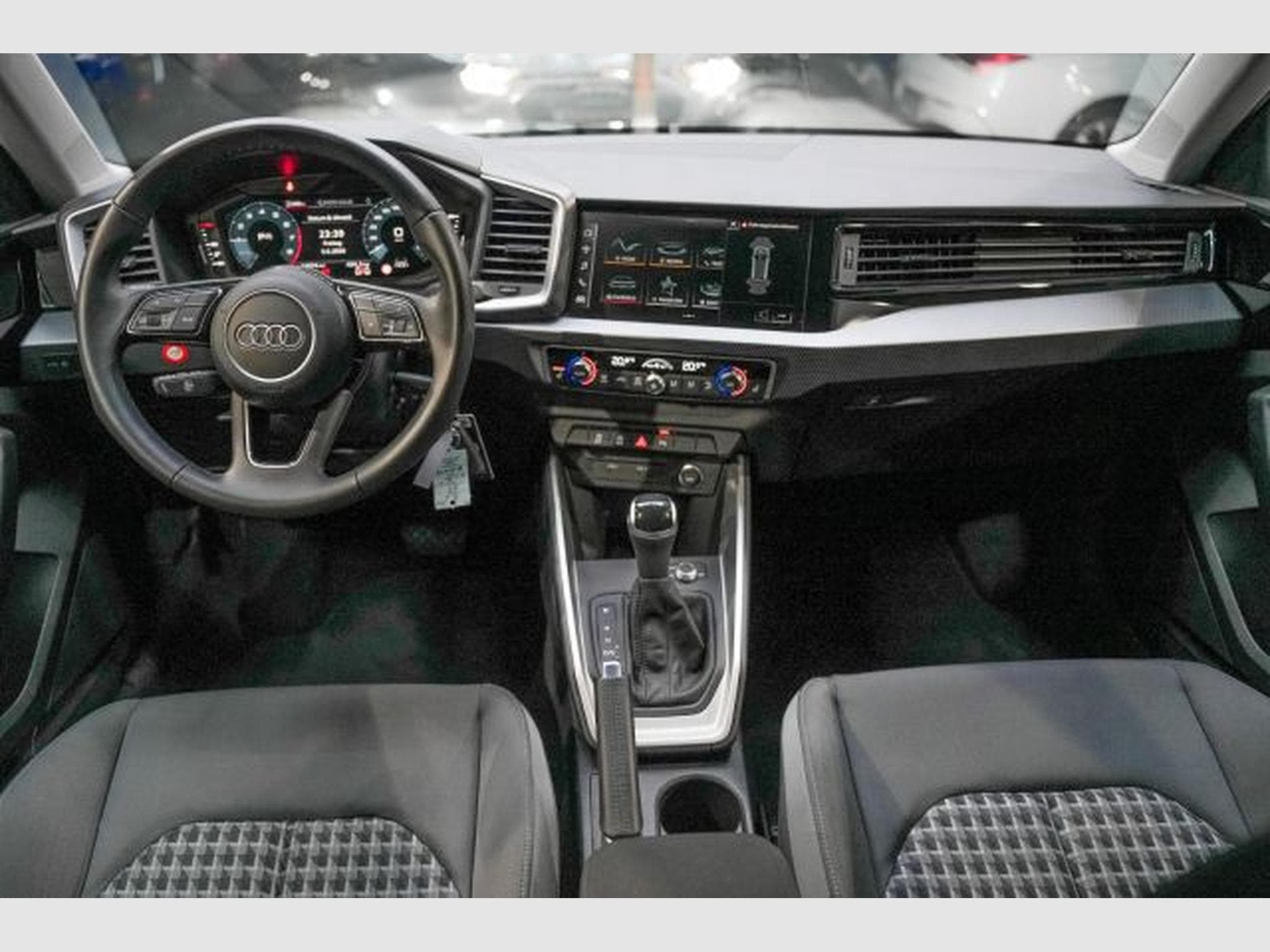Audi A1 A1 Sportback 25 TFSI S-tronic S-Line Sportpaket (2024) - Foto 12